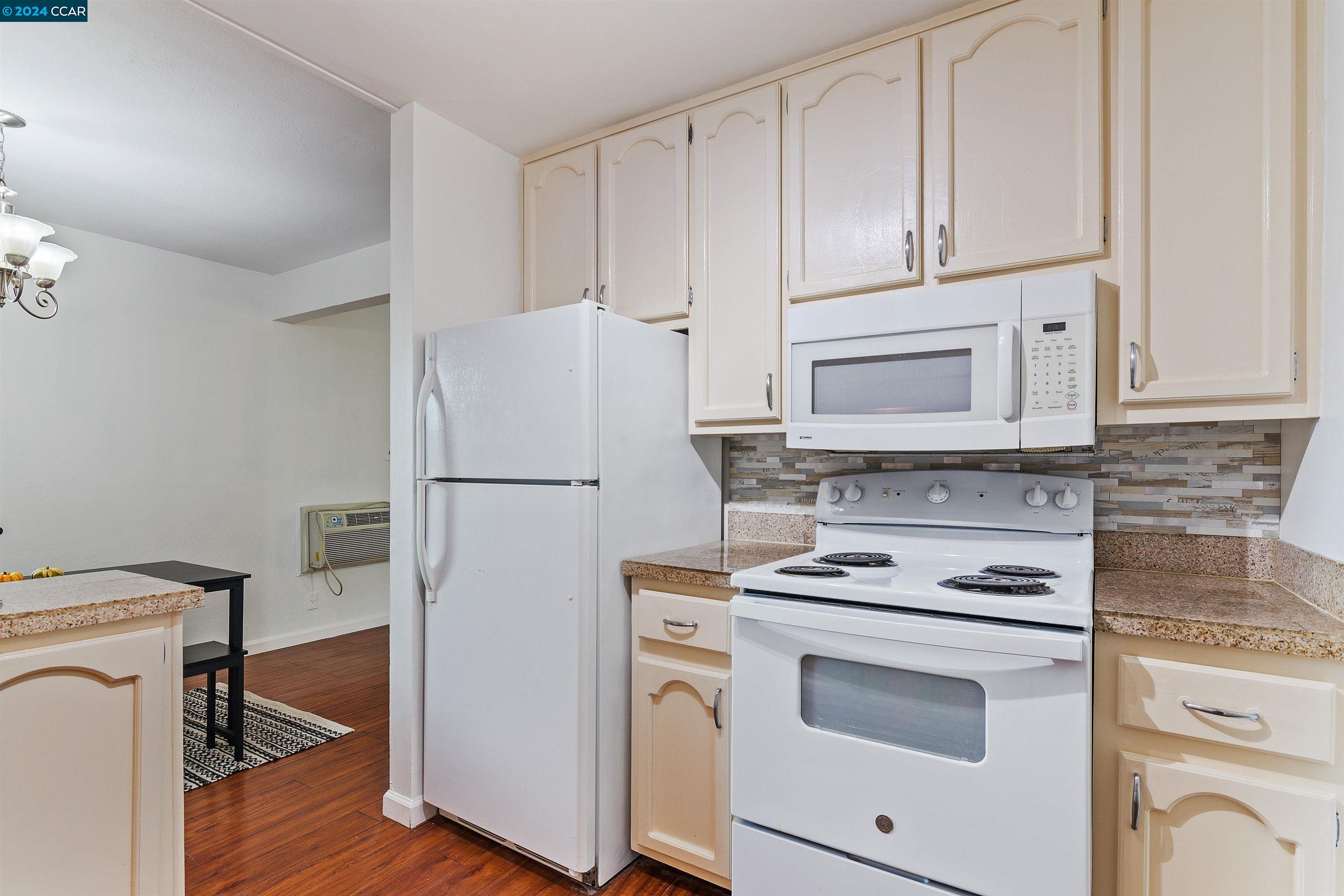 Photo #6: 41078378 Listing 