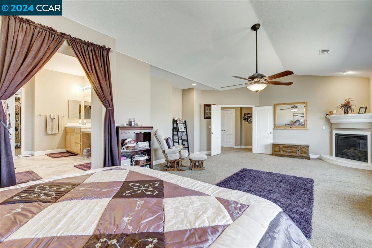 Detail Gallery Image 10 of 18 For 1900 Cinnamon Ridge Dr, Oakley,  CA 94561 - 6 Beds | 3/1 Baths