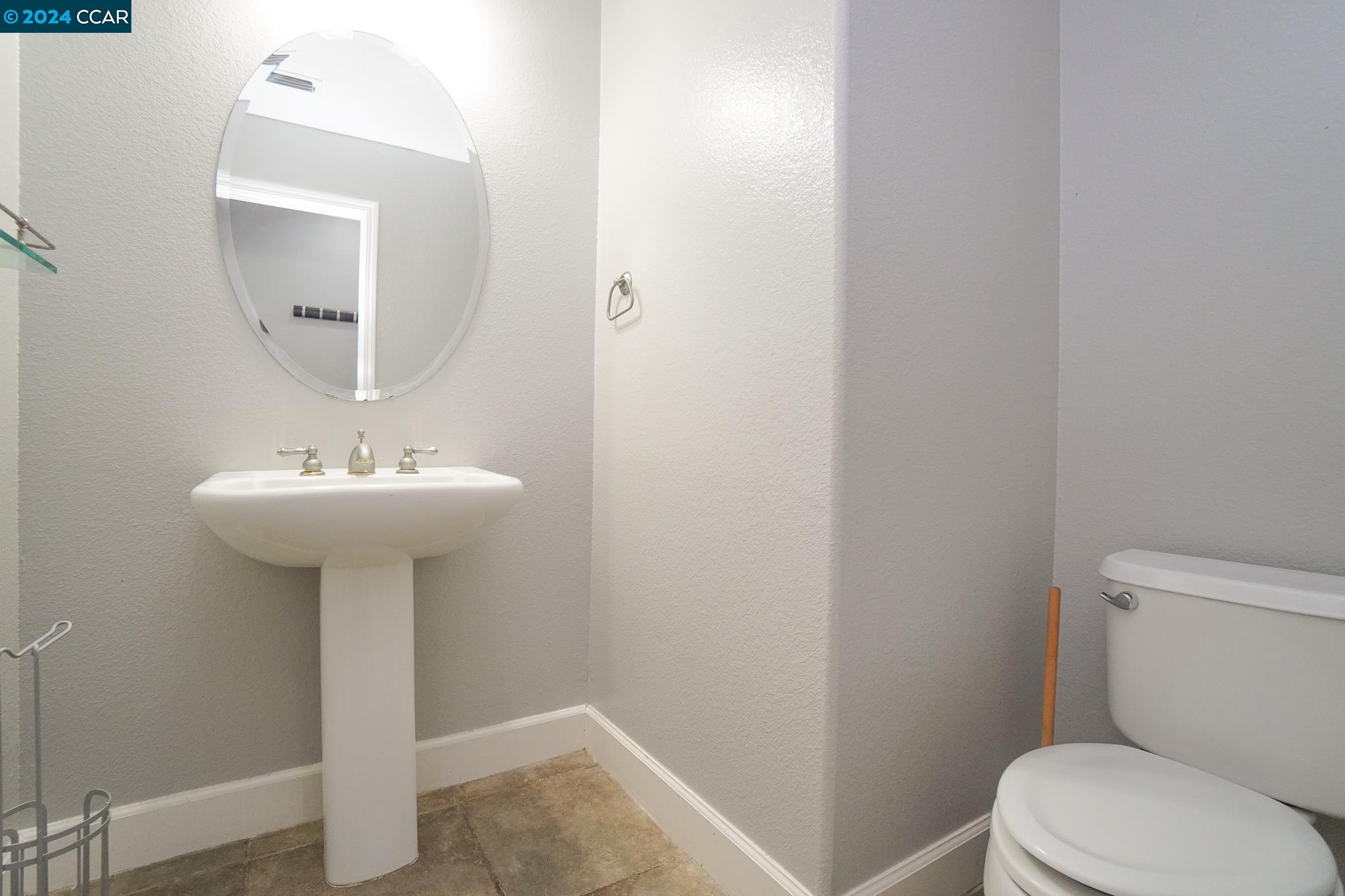 Detail Gallery Image 14 of 38 For 1021 Park St, Hercules,  CA 94547 - 4 Beds | 2/1 Baths