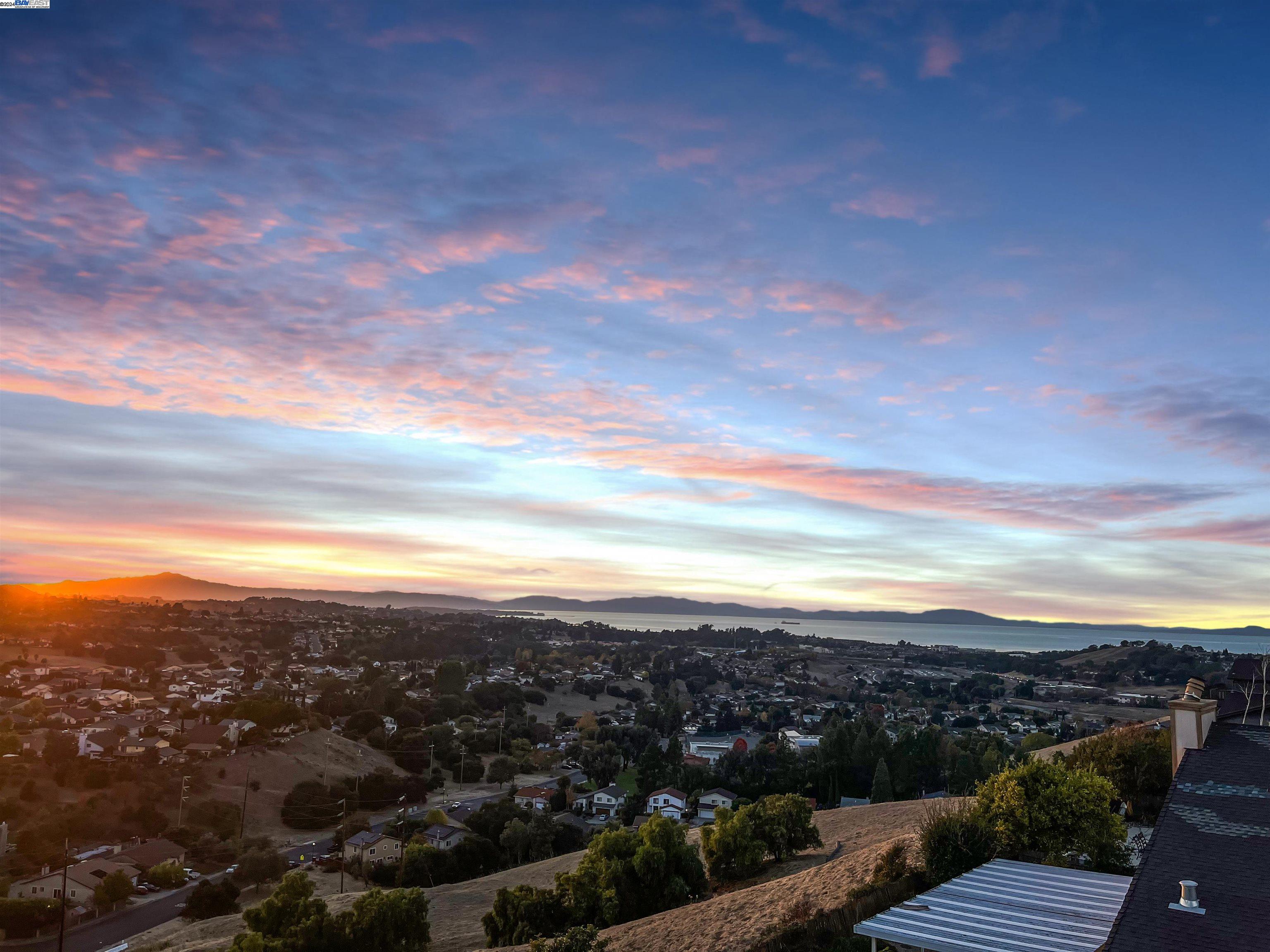 Photo of 205 Marigold Pl, Hercules, CA 94547