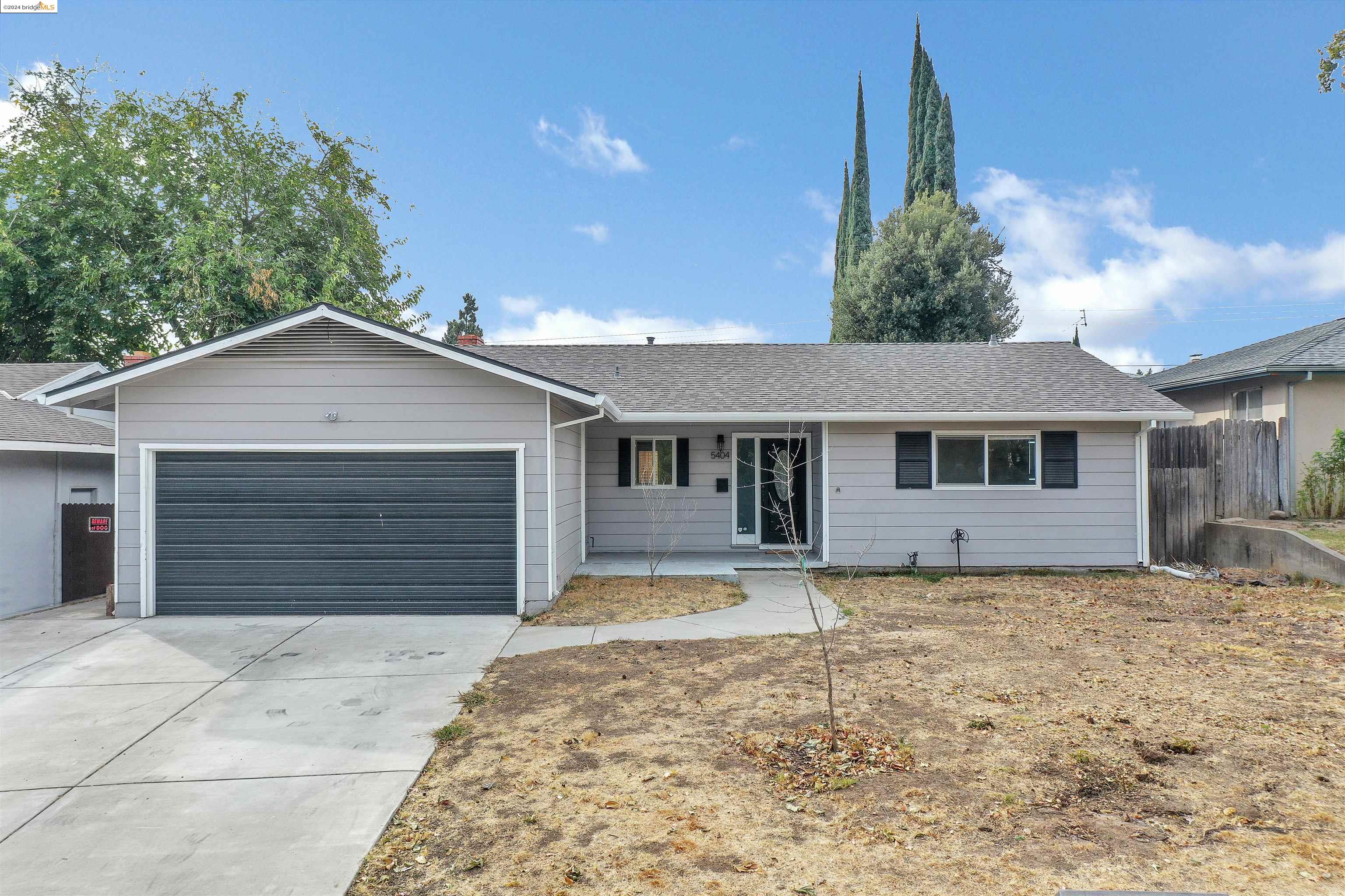 Detail Gallery Image 1 of 1 For 5404 Silver Strand Way, Sacramento,  CA 95841 - 3 Beds | 2 Baths