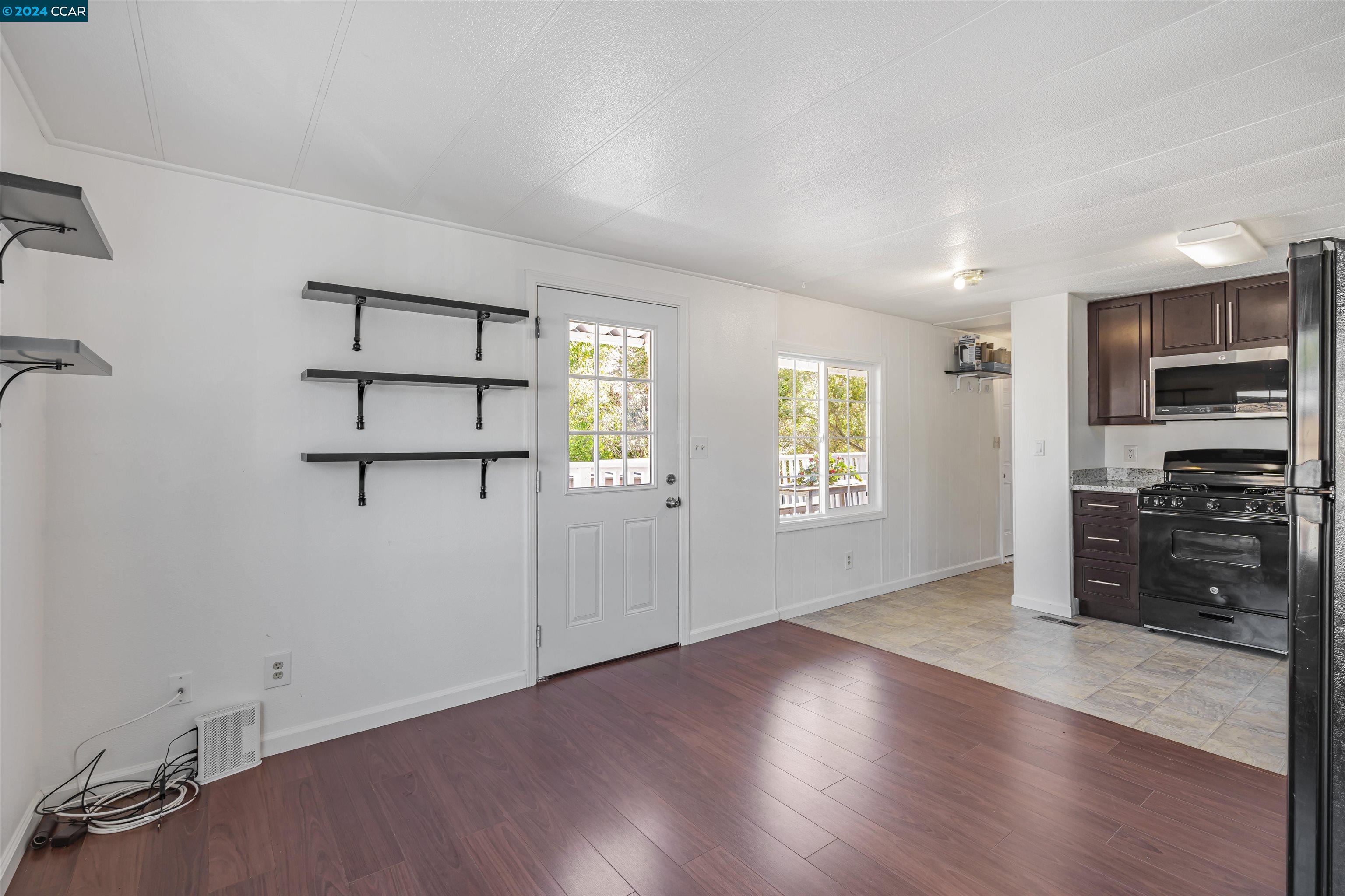 Detail Gallery Image 8 of 18 For 4556 Appian Way #12,  El Sobrante,  CA 94803 - 1 Beds | 1 Baths