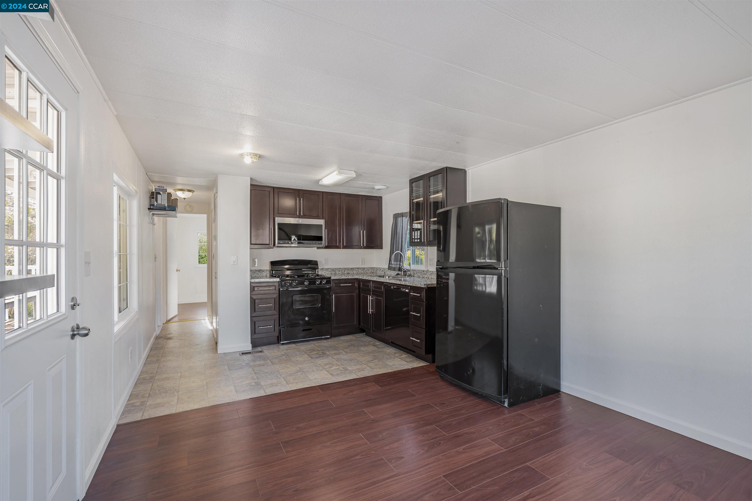 Detail Gallery Image 9 of 18 For 4556 Appian Way #12,  El Sobrante,  CA 94803 - 1 Beds | 1 Baths