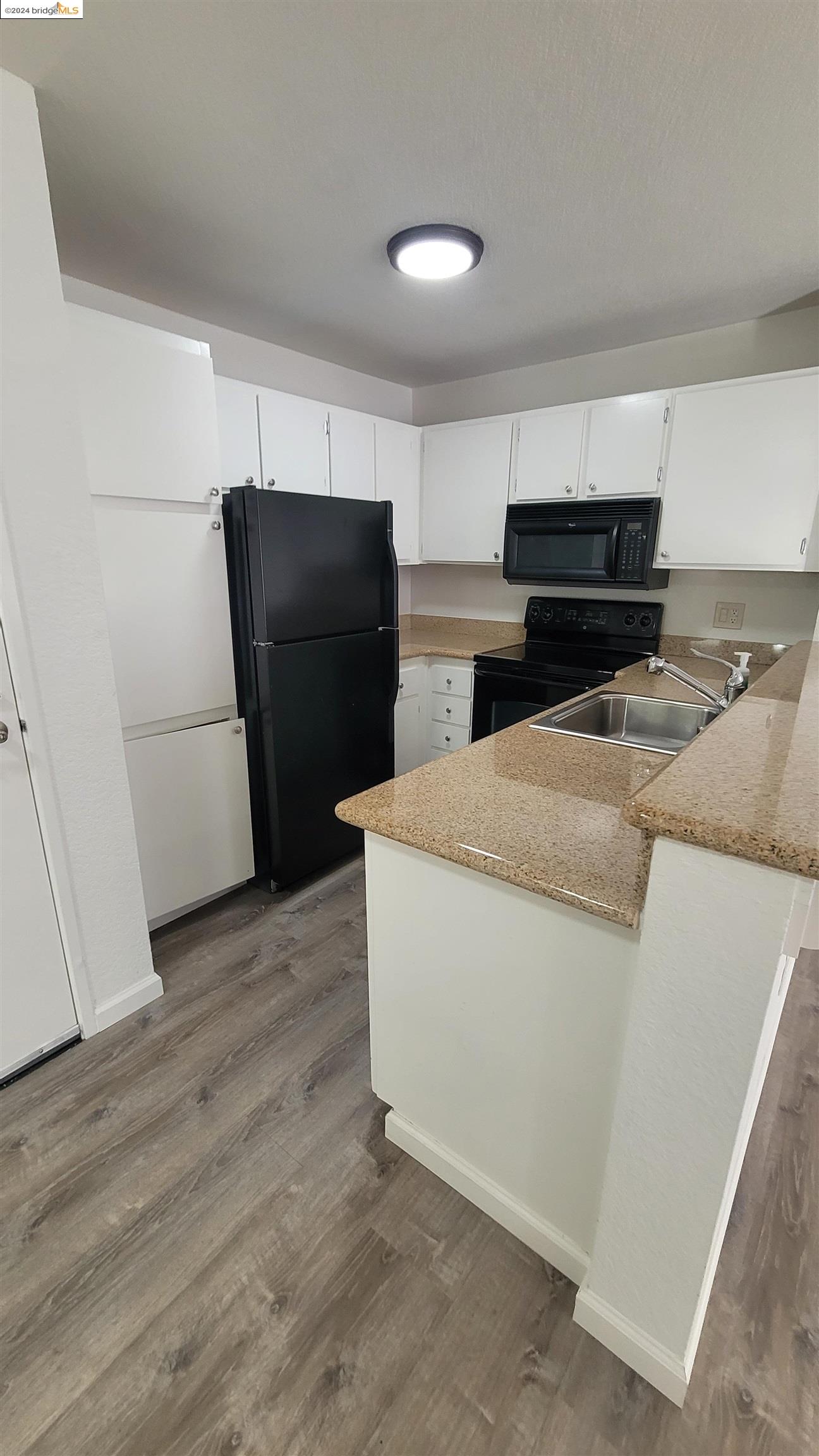 Detail Gallery Image 8 of 22 For 39059 Guardino Dr #108,  Fremont,  CA 94538 - 1 Beds | 1 Baths