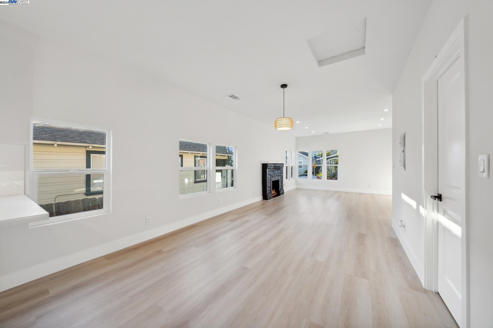 2938 Minna Ave, Oakland, California 94619, 2 Bedrooms Bedrooms, 5 Rooms Rooms,1 BathroomBathrooms,Residential,For Sale,2938 Minna Ave,41078601