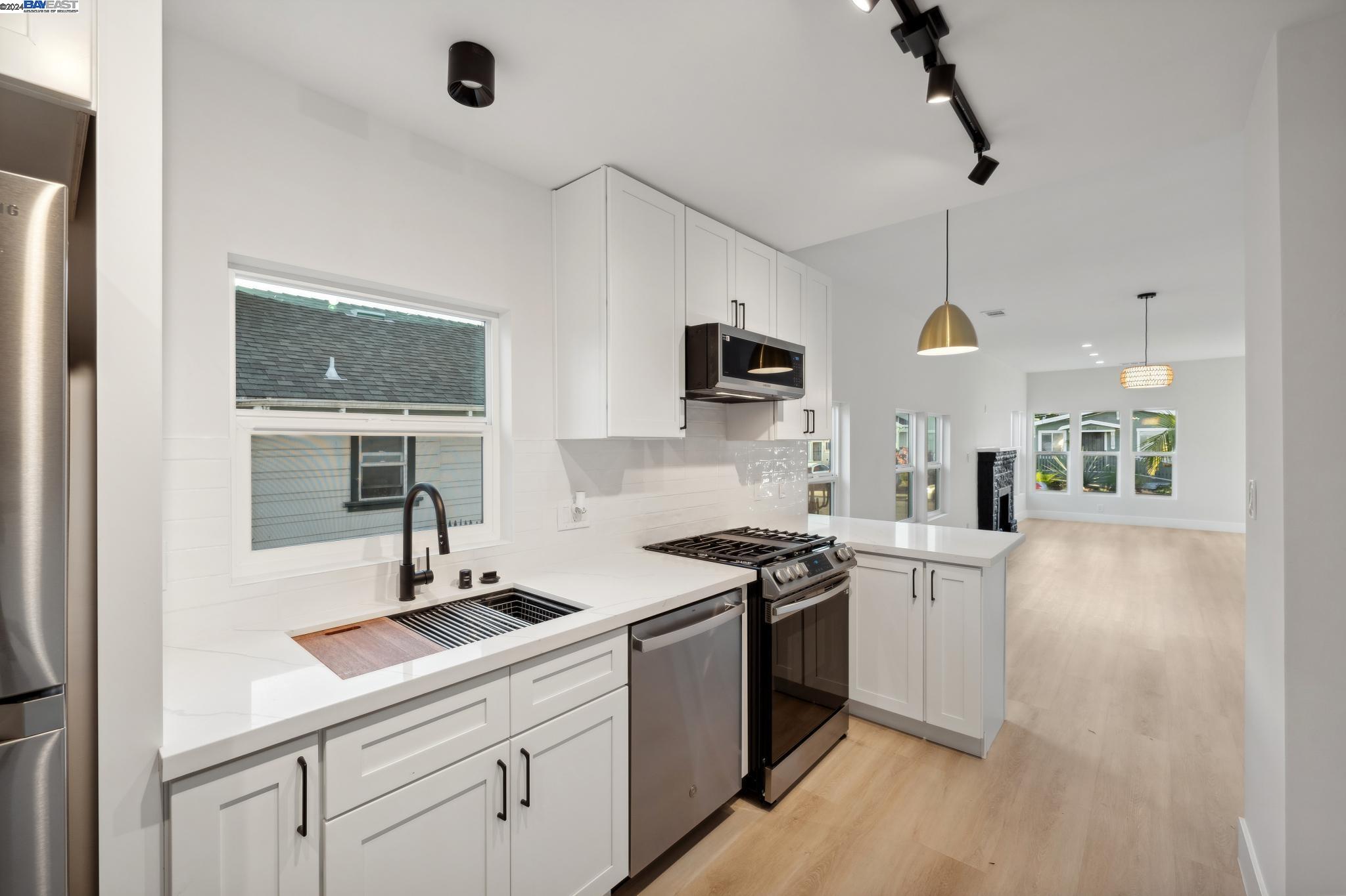 2938 Minna Ave, Oakland, California 94619, 2 Bedrooms Bedrooms, 5 Rooms Rooms,1 BathroomBathrooms,Residential,For Sale,2938 Minna Ave,41078601