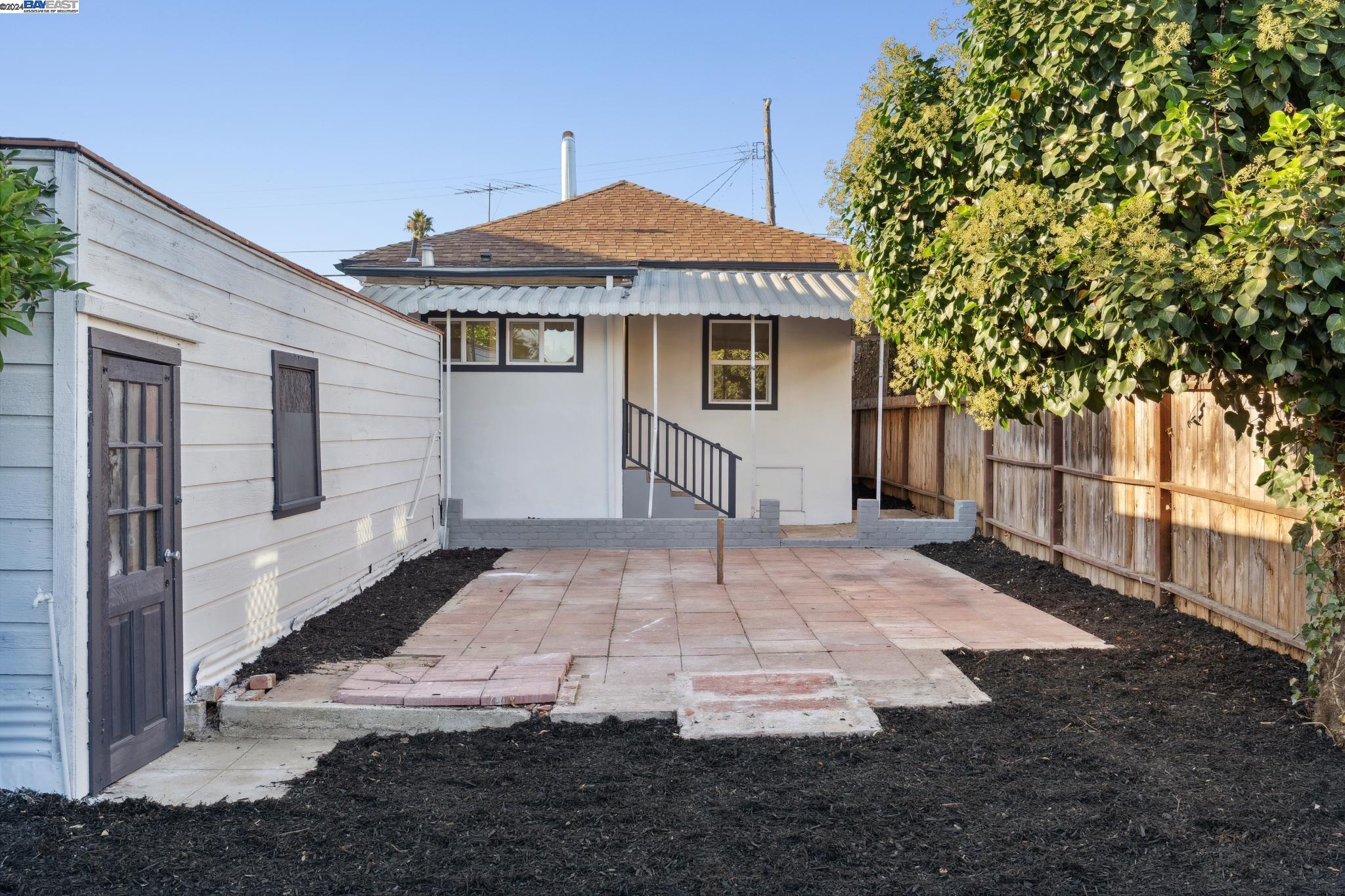 2938 Minna Ave, Oakland, California 94619, 2 Bedrooms Bedrooms, 5 Rooms Rooms,1 BathroomBathrooms,Residential,For Sale,2938 Minna Ave,41078601