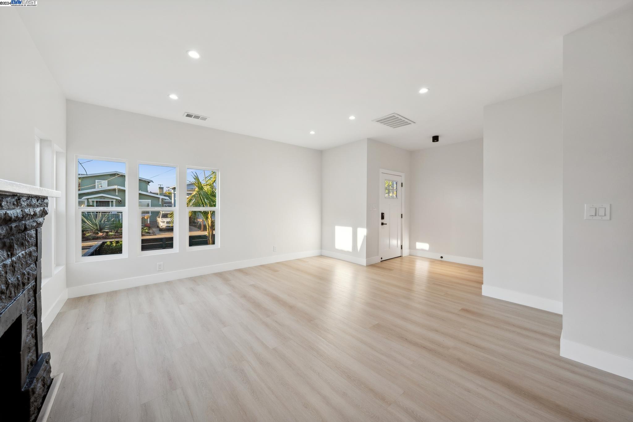 2938 Minna Ave, Oakland, California 94619, 2 Bedrooms Bedrooms, 5 Rooms Rooms,1 BathroomBathrooms,Residential,For Sale,2938 Minna Ave,41078601