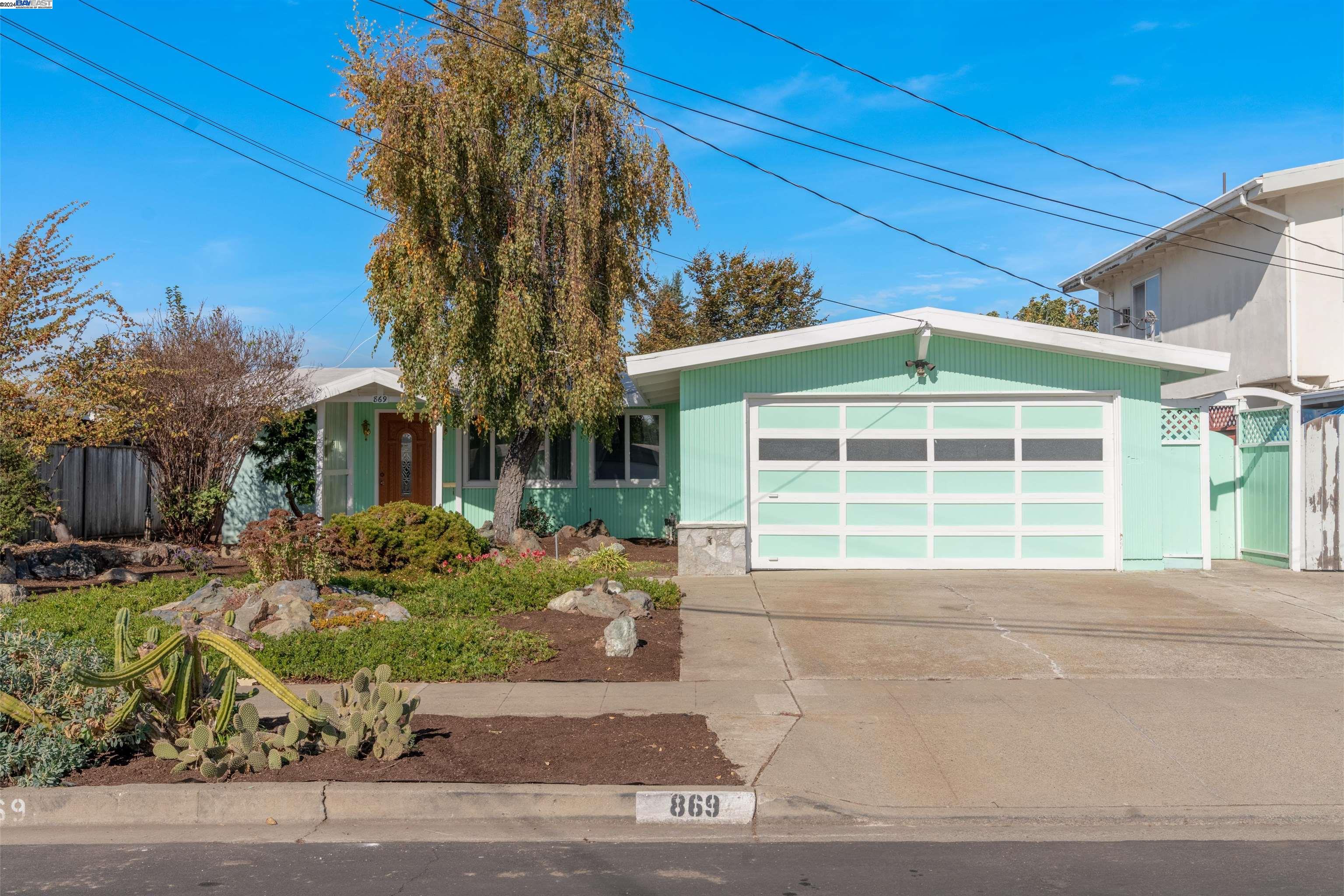 Detail Gallery Image 1 of 1 For 869 Resota St, Hayward,  CA 94545 - 3 Beds | 2 Baths