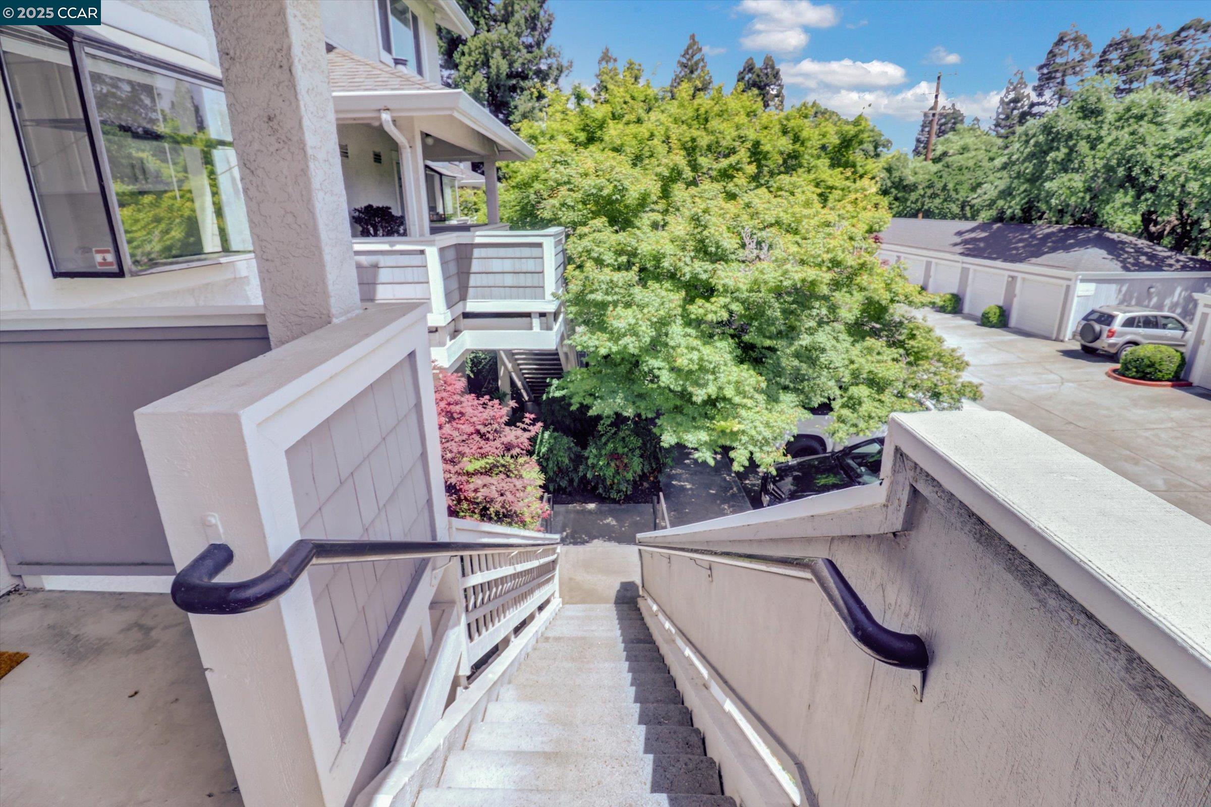 Detail Gallery Image 2 of 52 For 1300 Walden Road #214,  Walnut Creek,  CA 94597 - 2 Beds | 2/1 Baths