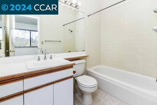 Detail Gallery Image 22 of 52 For 1300 Walden Road #214,  Walnut Creek,  CA 94597 - 2 Beds | 2/1 Baths