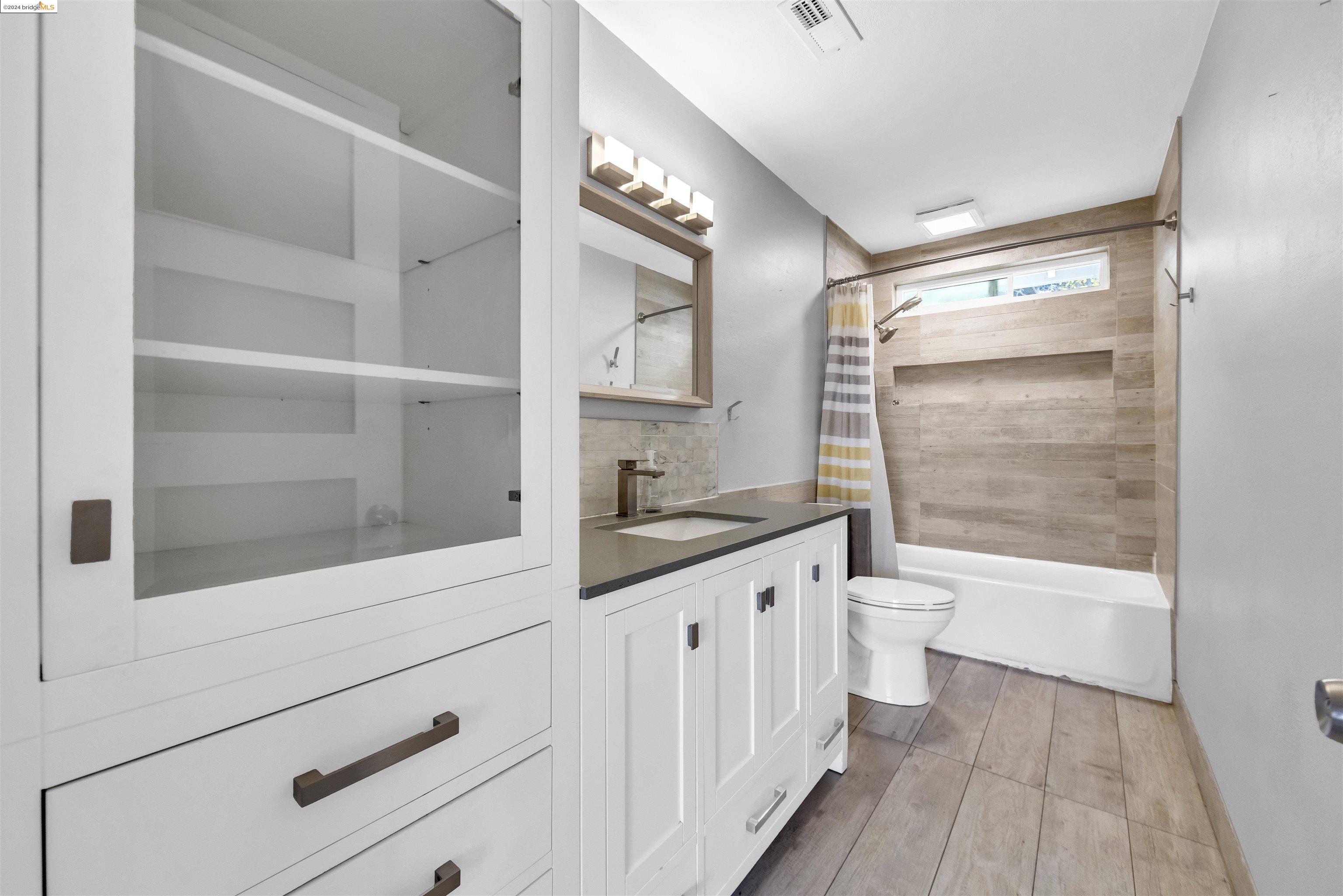 Detail Gallery Image 14 of 23 For 112 Aster Ct., Hercules,  CA 94547 - 3 Beds | 1 Baths