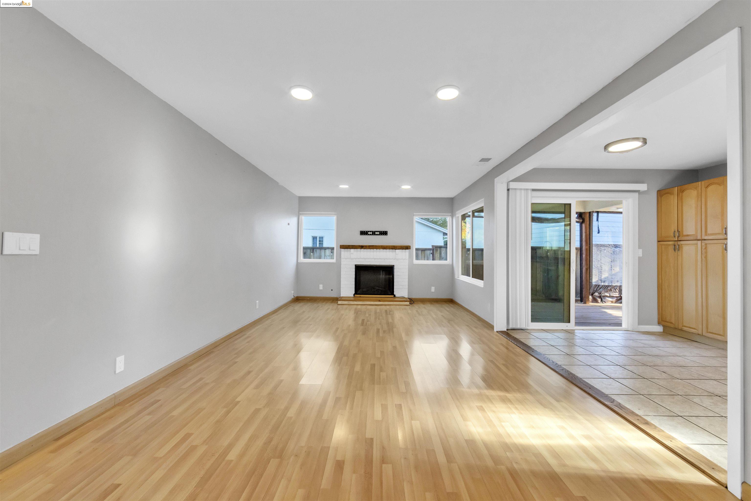 Detail Gallery Image 8 of 23 For 112 Aster Ct., Hercules,  CA 94547 - 3 Beds | 1 Baths