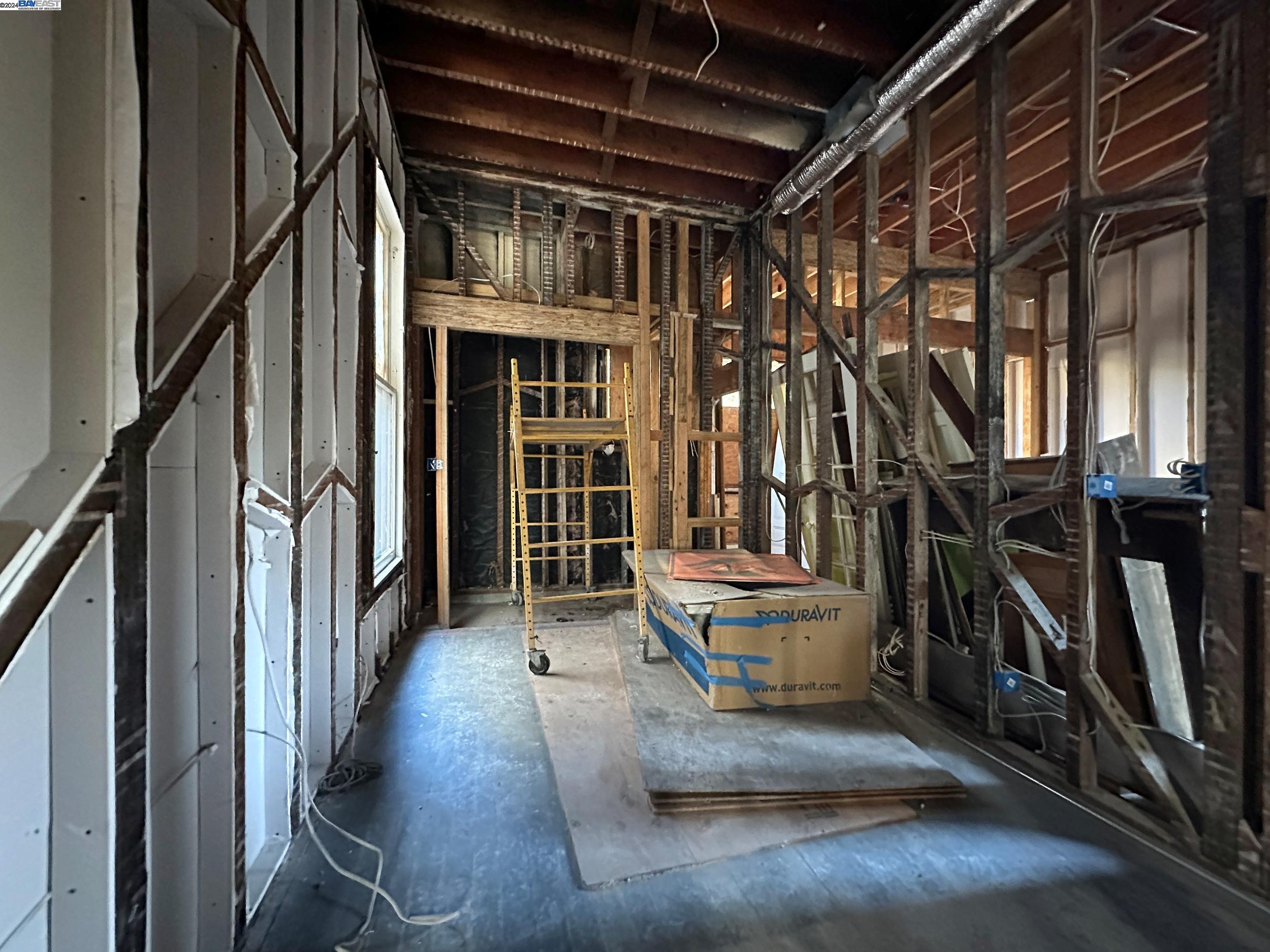 property-img