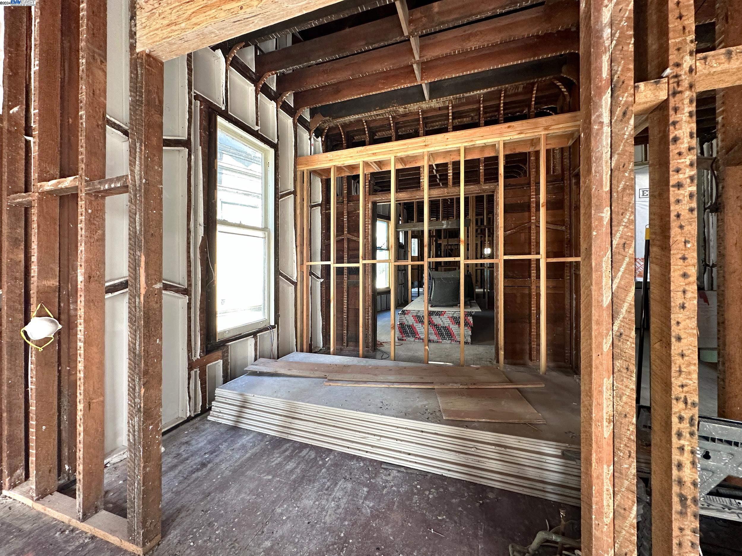 property-img