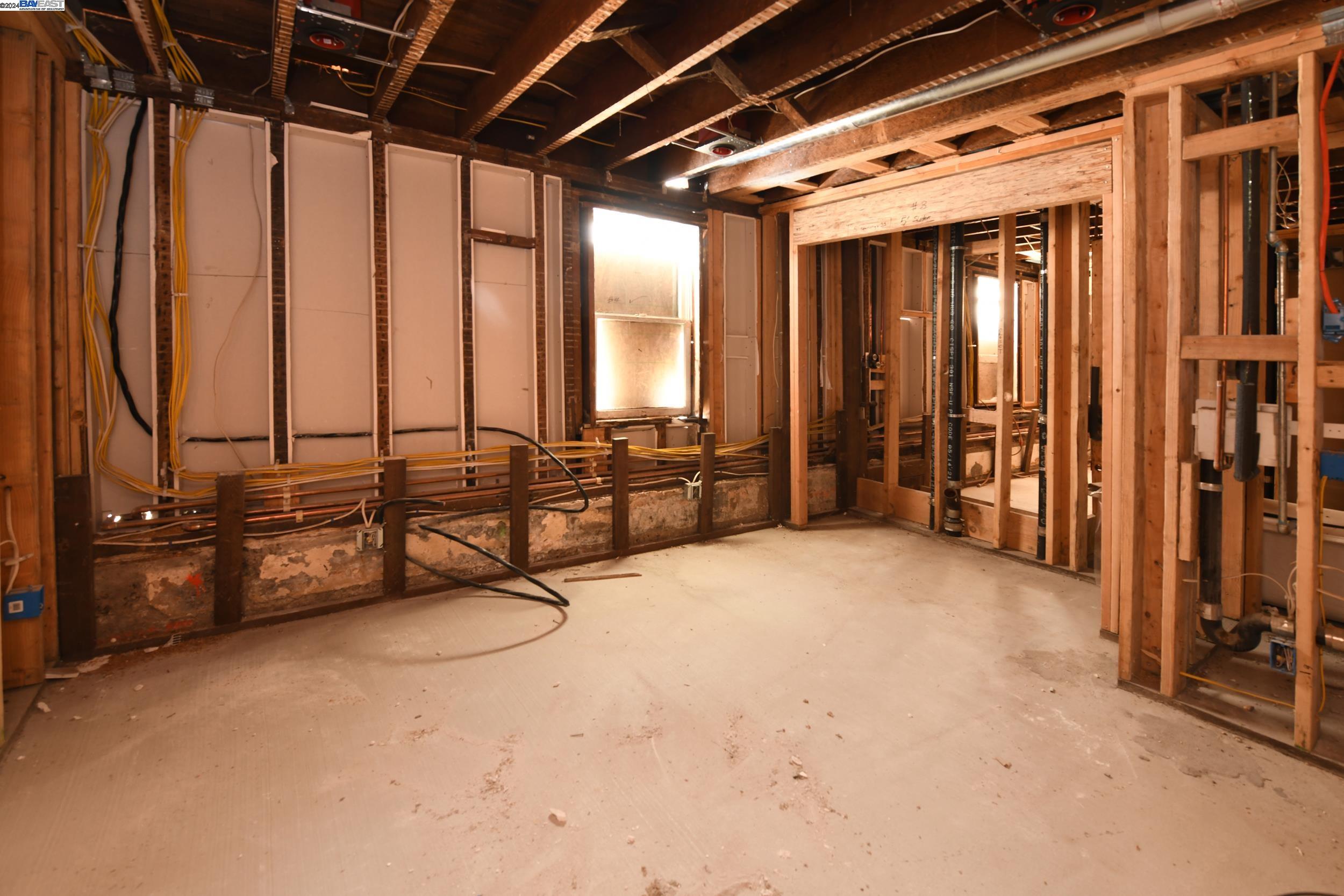 property-img