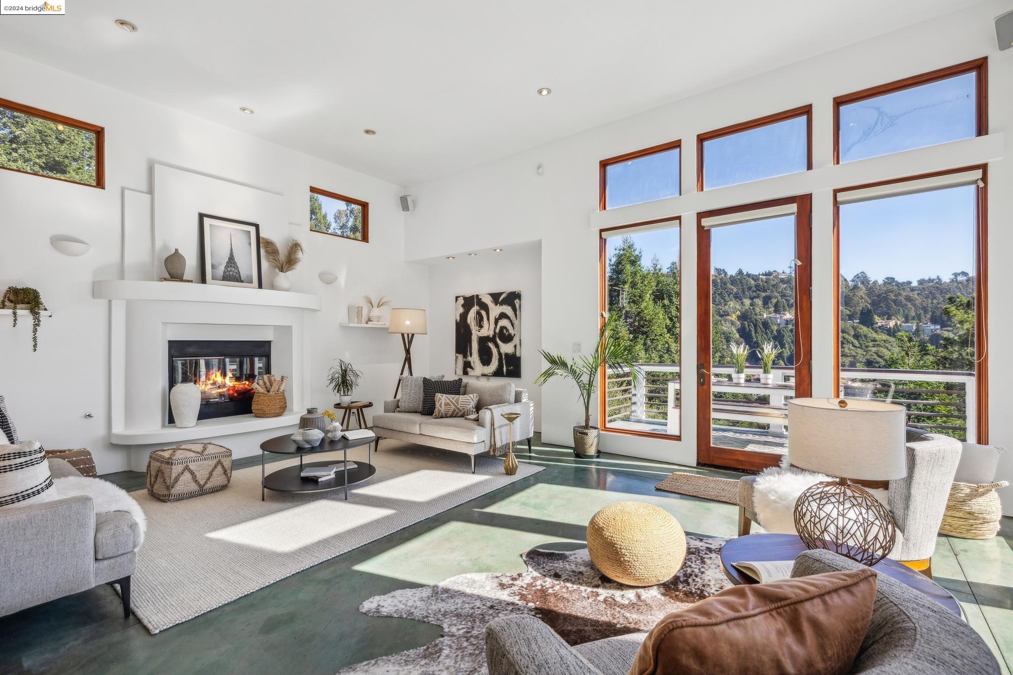 Detail Gallery Image 1 of 1 For 6938 Buckingham Blvd, Berkeley,  CA 94705 - 4 Beds | 3 Baths