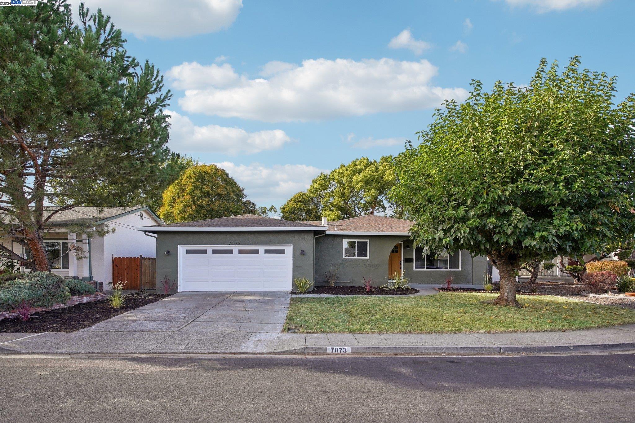 Detail Gallery Image 2 of 36 For 7073 York Ct, Dublin,  CA 94568 - 3 Beds | 2 Baths