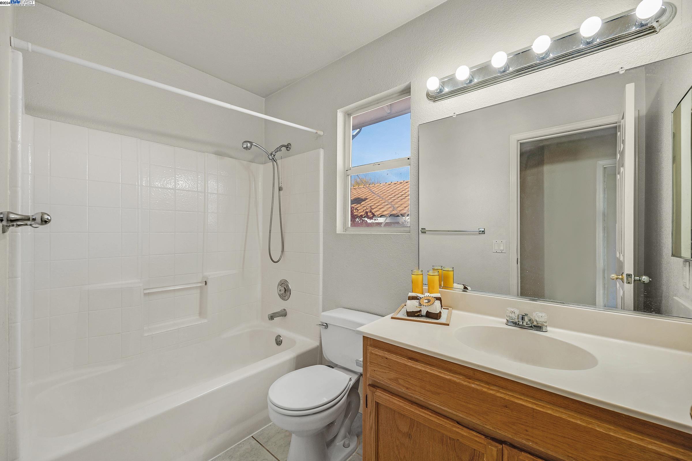 Detail Gallery Image 24 of 40 For 1121 Burwood Way, Antioch,  CA 94509 - 3 Beds | 2/1 Baths