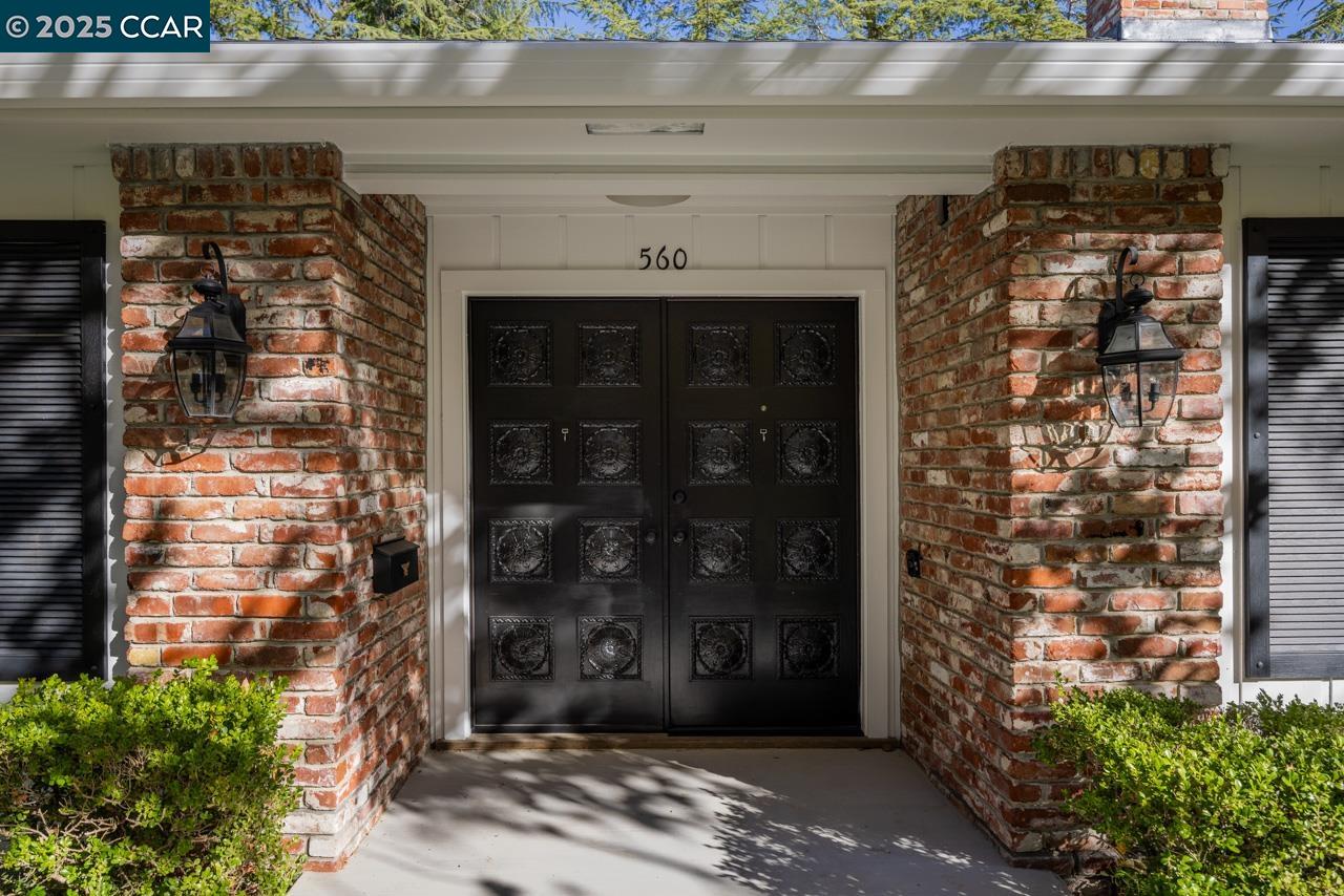 Detail Gallery Image 2 of 36 For 560 Old Orchard Dr, Danville,  CA 94526 - 4 Beds | 2/1 Baths