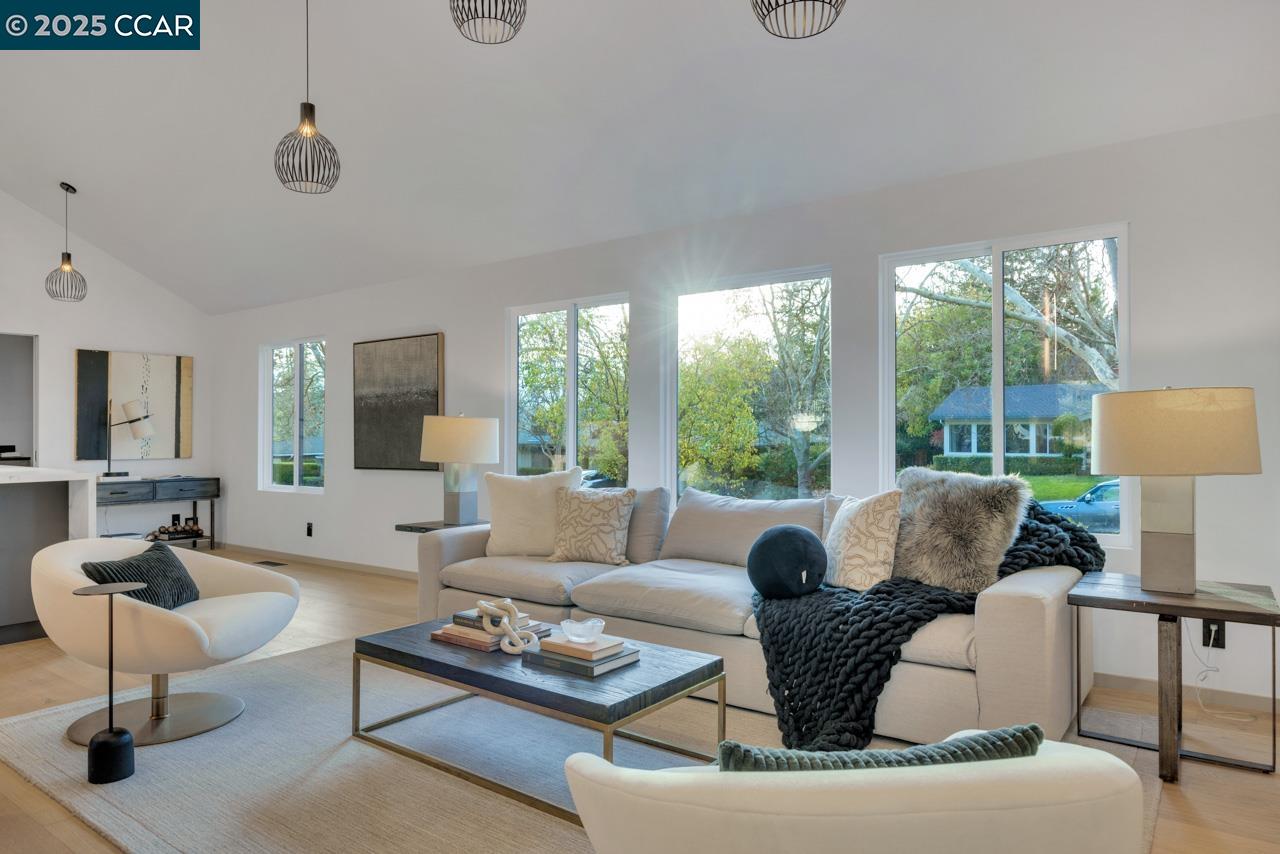 Detail Gallery Image 12 of 36 For 560 Old Orchard Dr, Danville,  CA 94526 - 4 Beds | 2/1 Baths