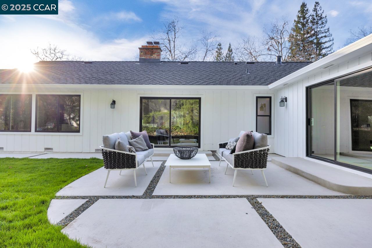 Detail Gallery Image 30 of 36 For 560 Old Orchard Dr, Danville,  CA 94526 - 4 Beds | 2/1 Baths