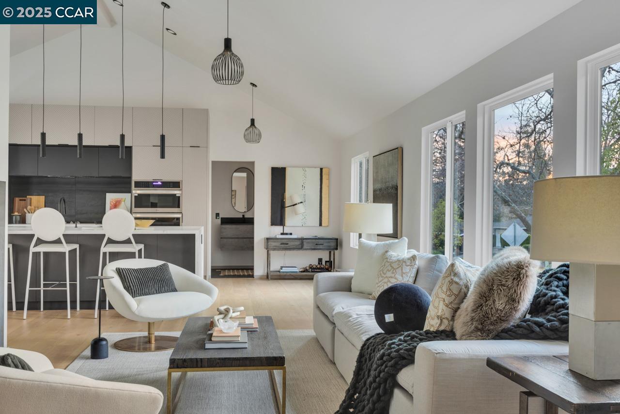Detail Gallery Image 8 of 36 For 560 Old Orchard Dr, Danville,  CA 94526 - 4 Beds | 2/1 Baths