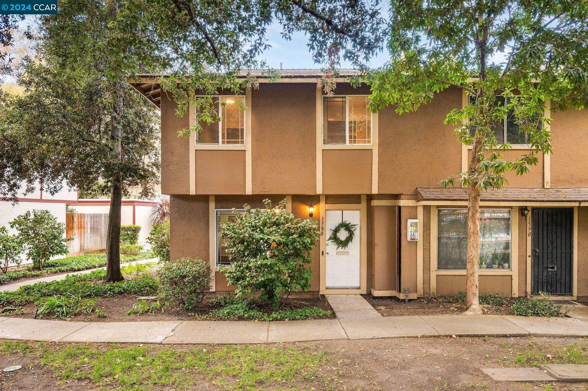 Detail Gallery Image 1 of 1 For 1588 Ivycreek Cir, San Jose,  CA 95121 - 3 Beds | 1/1 Baths