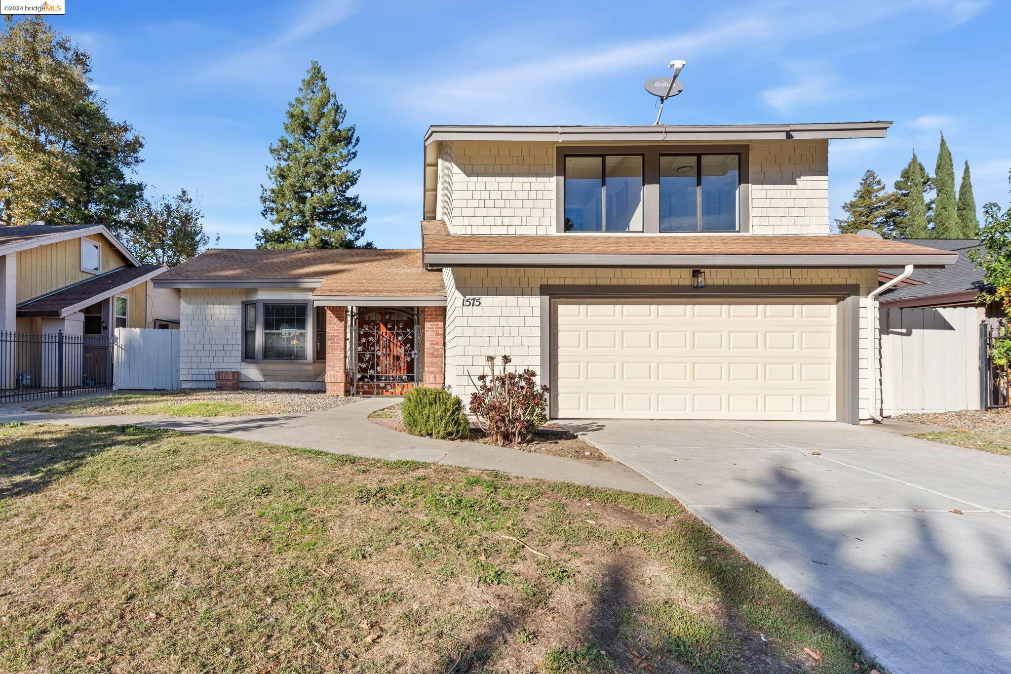 Detail Gallery Image 1 of 1 For 1575 Woodland Oaks Way, Sacramento,  CA 95833 - 4 Beds | 2/1 Baths