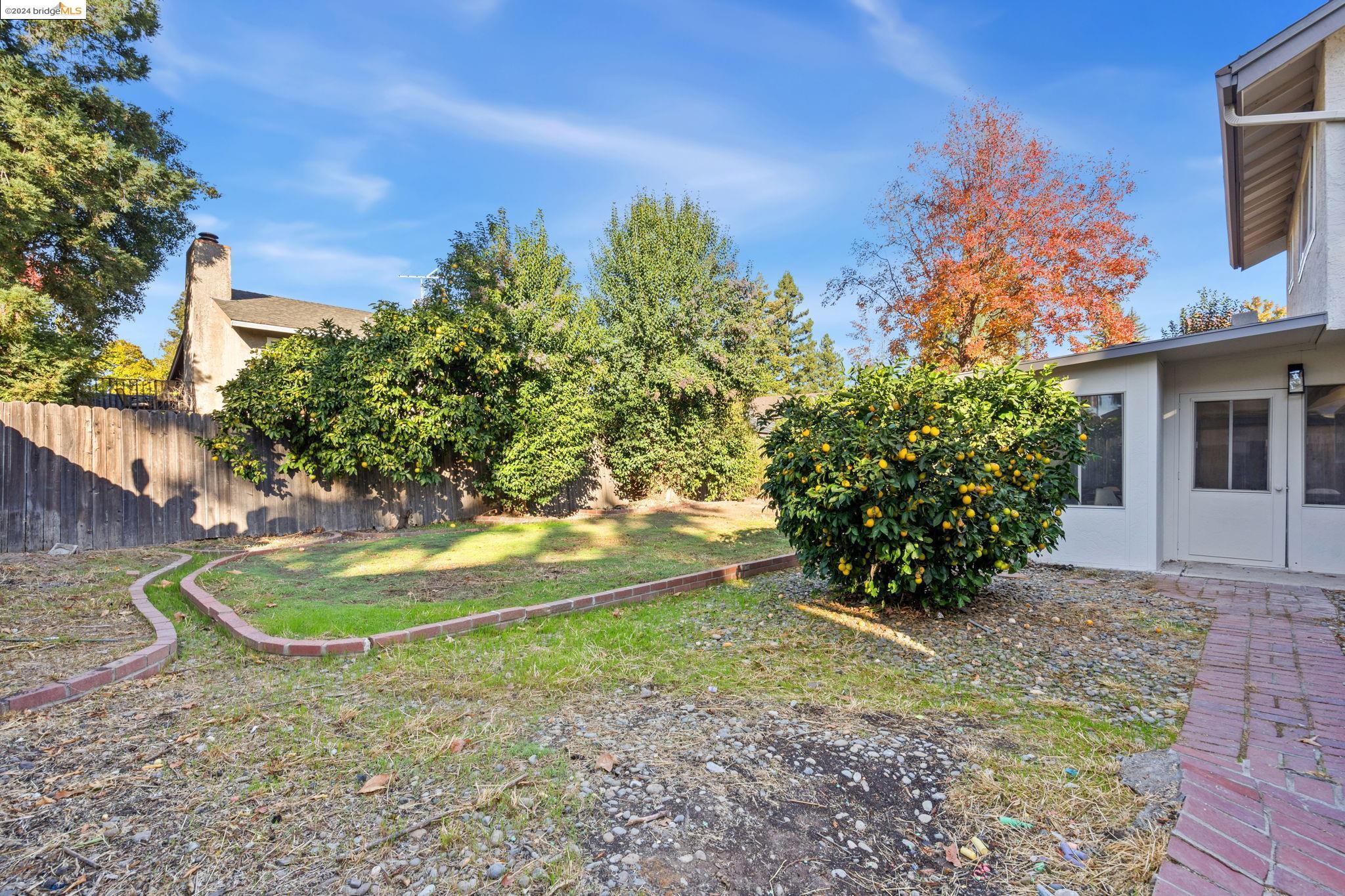 Detail Gallery Image 37 of 38 For 1575 Woodland Oaks Way, Sacramento,  CA 95833 - 4 Beds | 2/1 Baths