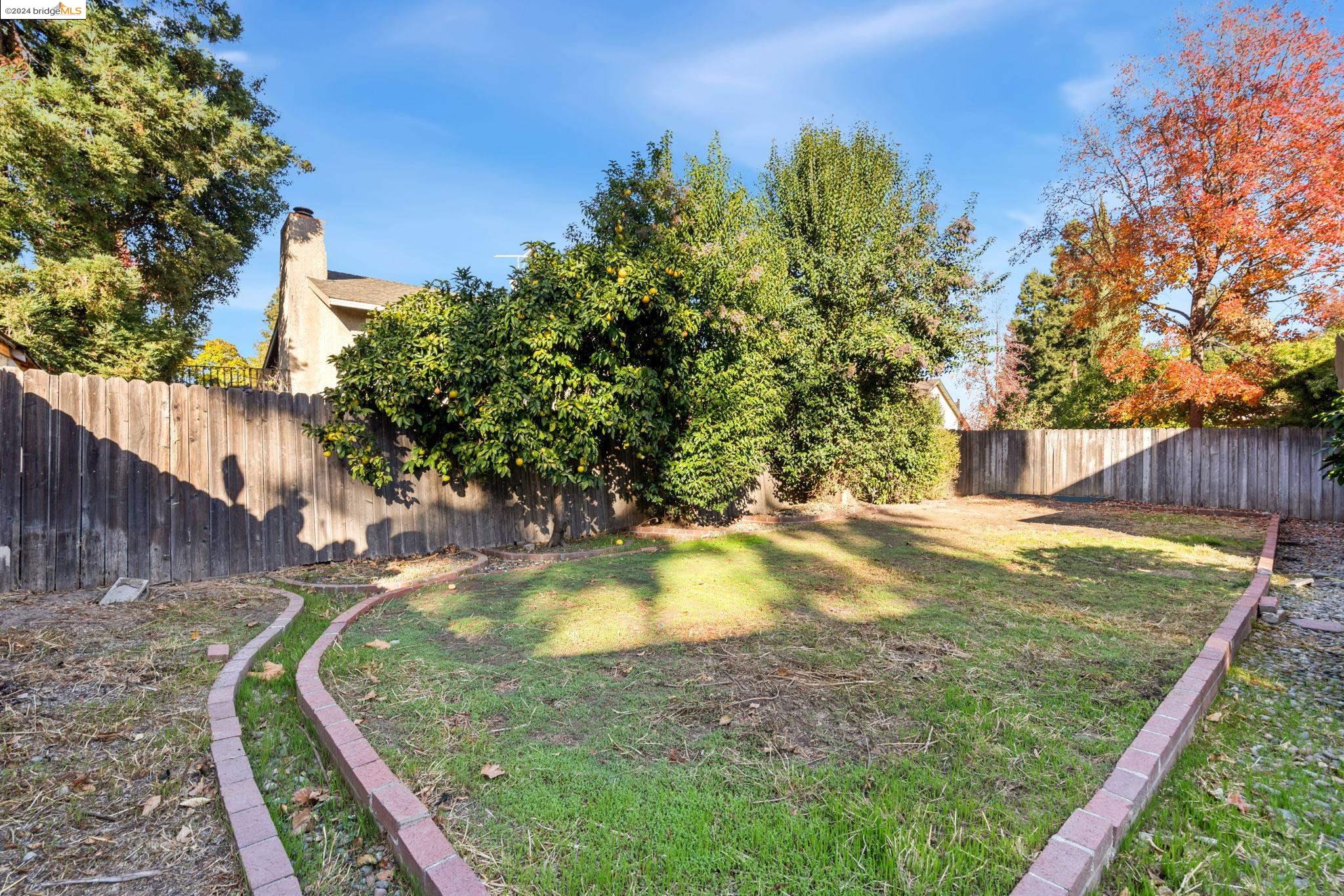 Detail Gallery Image 38 of 38 For 1575 Woodland Oaks Way, Sacramento,  CA 95833 - 4 Beds | 2/1 Baths