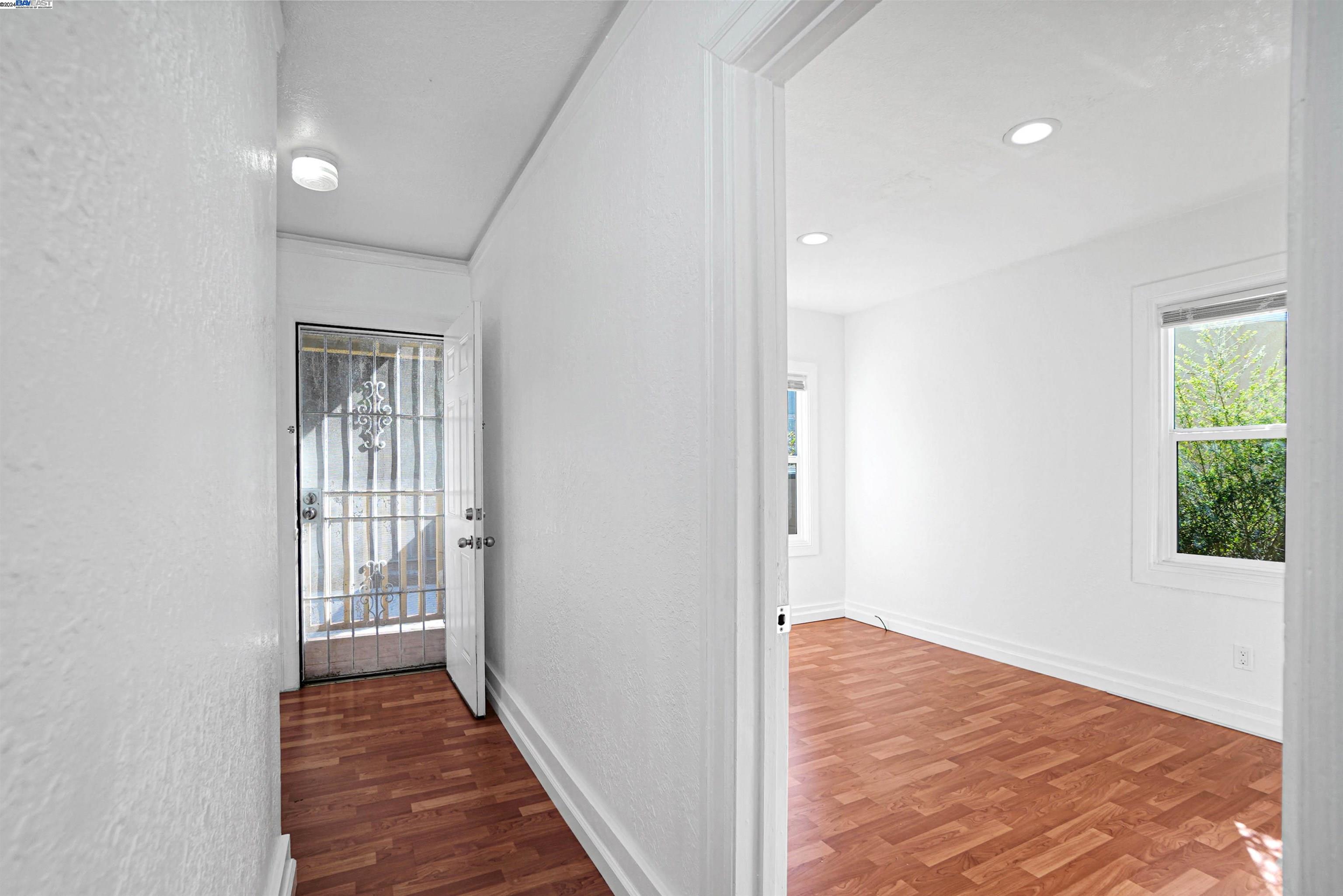2006 14Th Ave, Oakland, California 94606, 3 Bedrooms Bedrooms, 5 Rooms Rooms,2 BathroomsBathrooms,Residential,For Sale,2006 14Th Ave,41078929