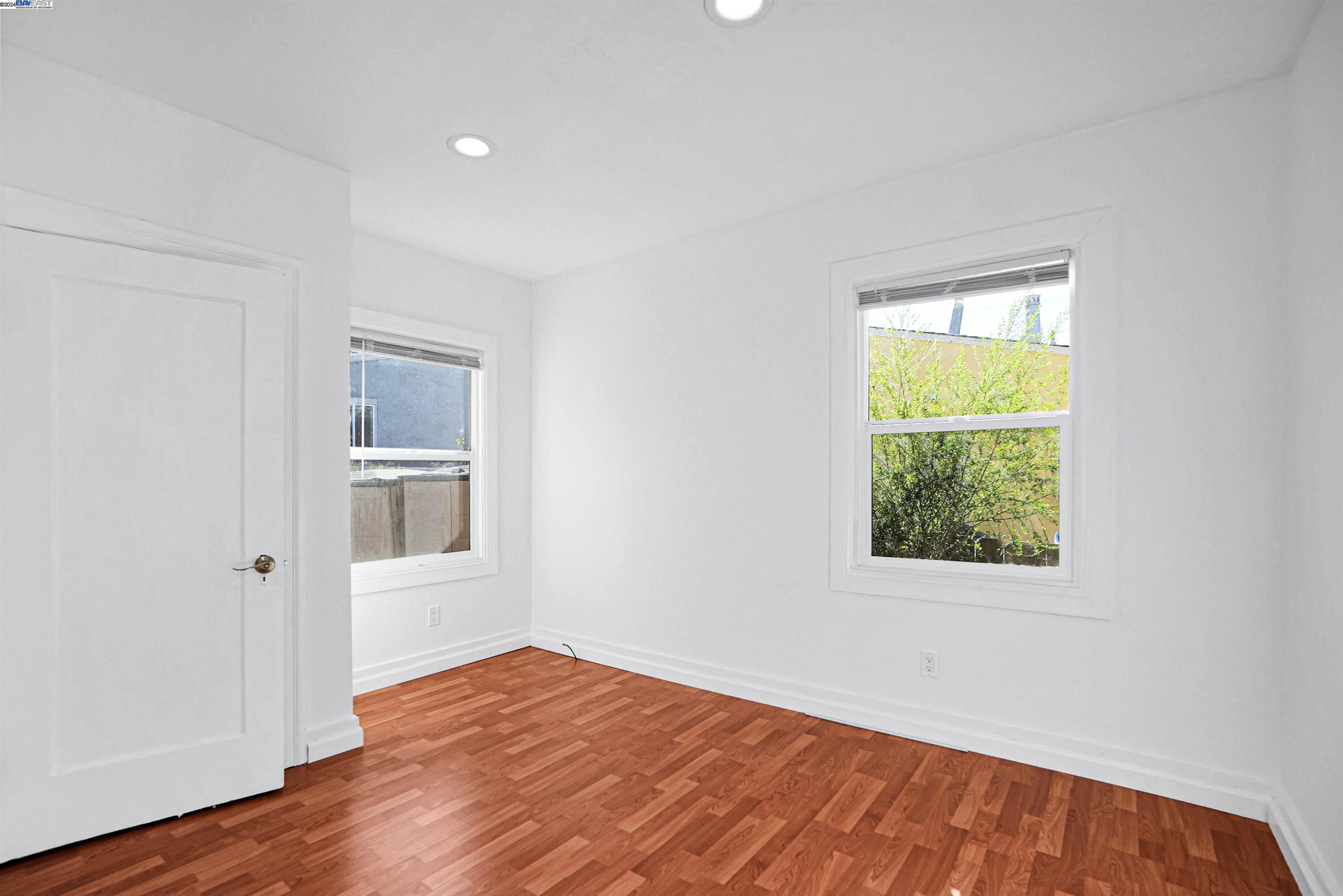 2006 14Th Ave, Oakland, California 94606, 3 Bedrooms Bedrooms, 5 Rooms Rooms,2 BathroomsBathrooms,Residential,For Sale,2006 14Th Ave,41078929