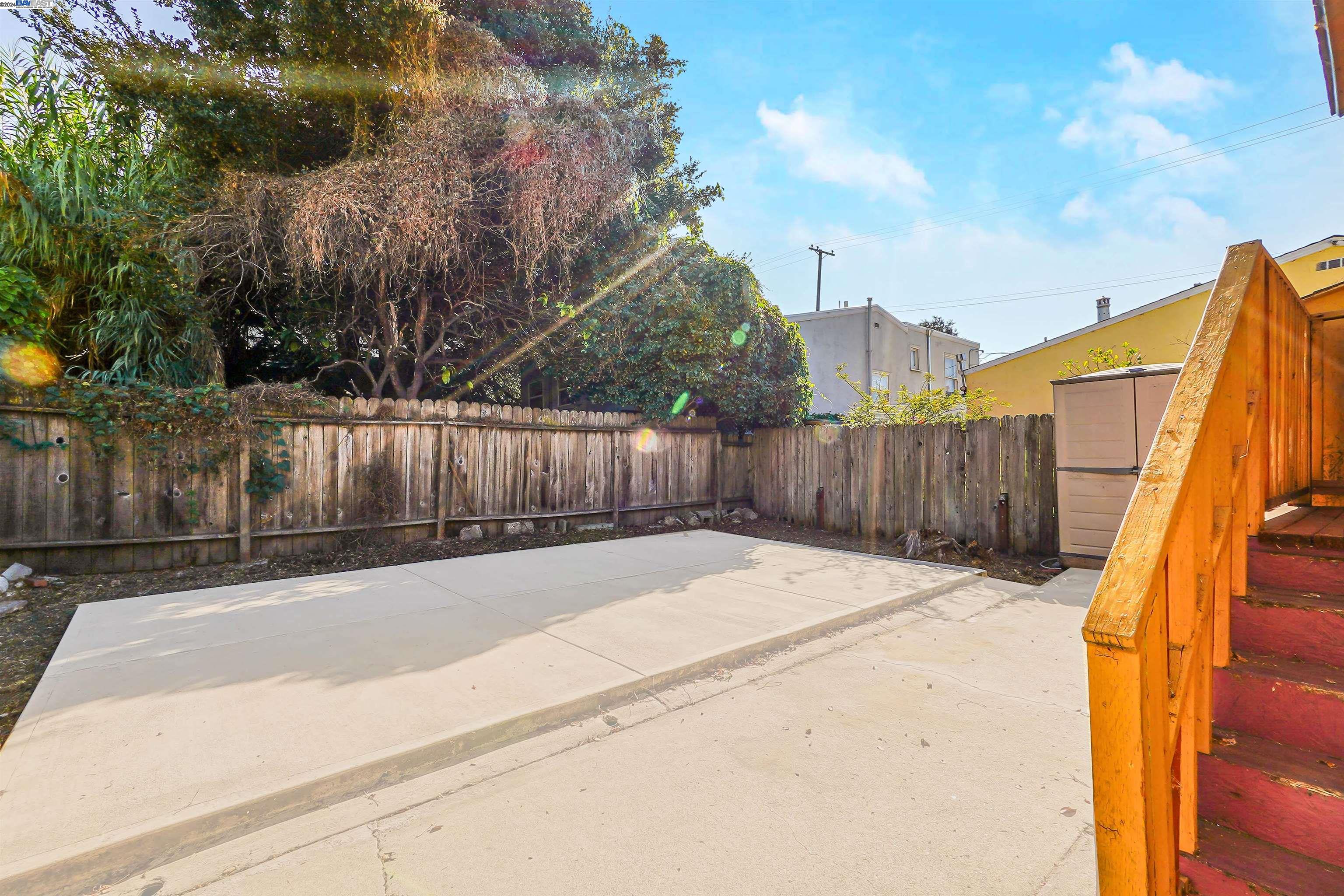 2006 14Th Ave, Oakland, California 94606, 3 Bedrooms Bedrooms, 5 Rooms Rooms,2 BathroomsBathrooms,Residential,For Sale,2006 14Th Ave,41078929