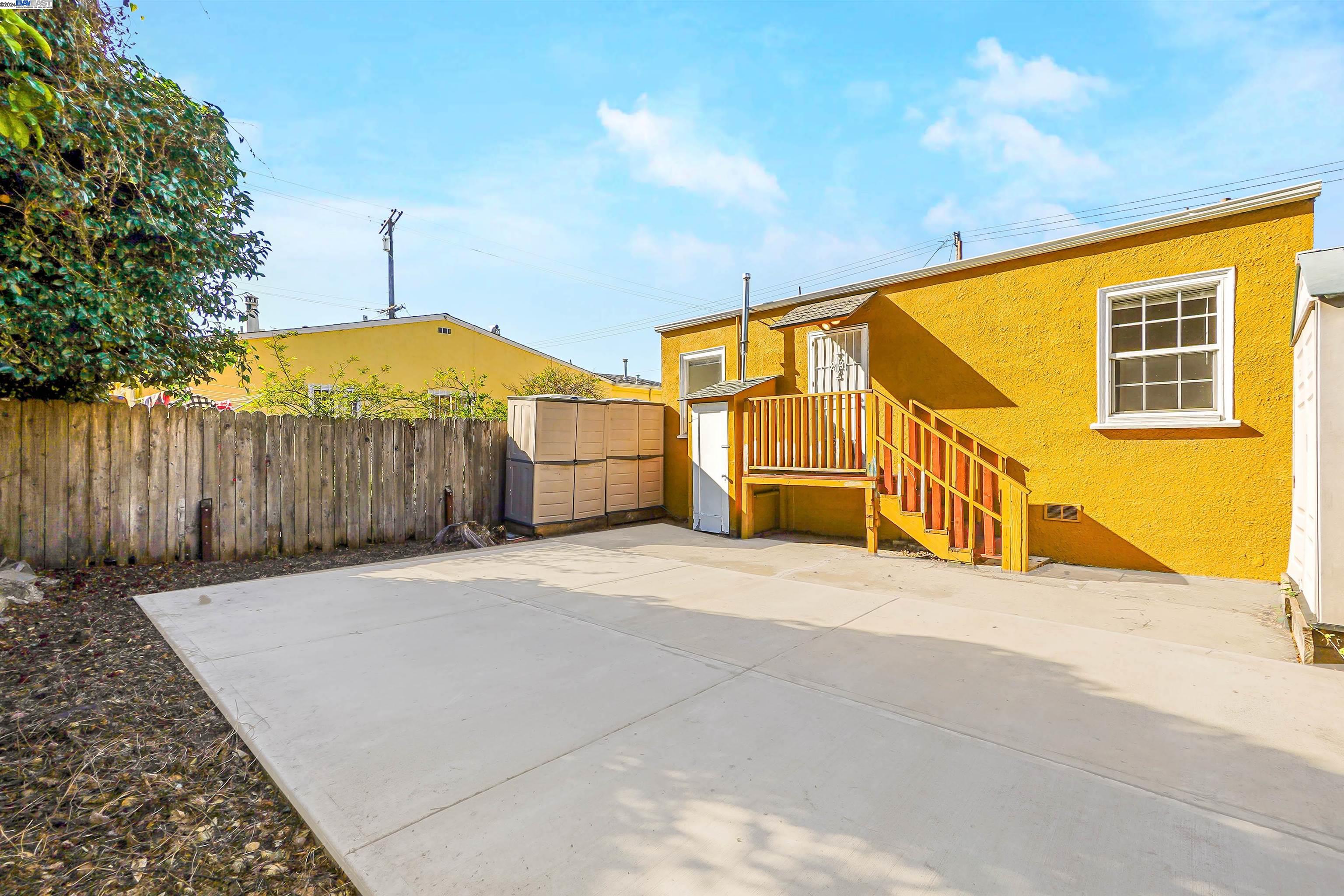 2006 14Th Ave, Oakland, California 94606, 3 Bedrooms Bedrooms, 5 Rooms Rooms,2 BathroomsBathrooms,Residential,For Sale,2006 14Th Ave,41078929