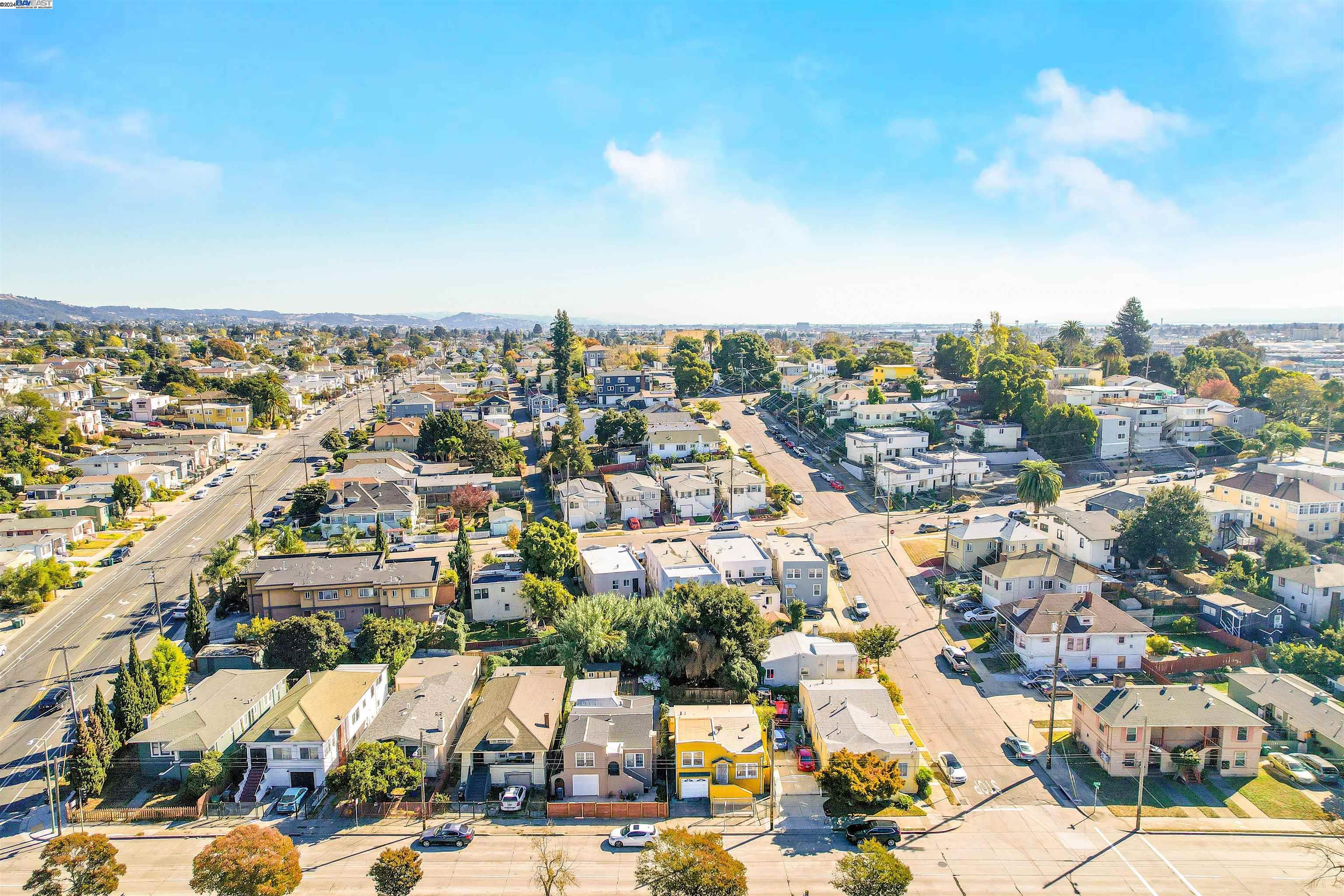 2006 14Th Ave, Oakland, California 94606, 3 Bedrooms Bedrooms, 5 Rooms Rooms,2 BathroomsBathrooms,Residential,For Sale,2006 14Th Ave,41078929