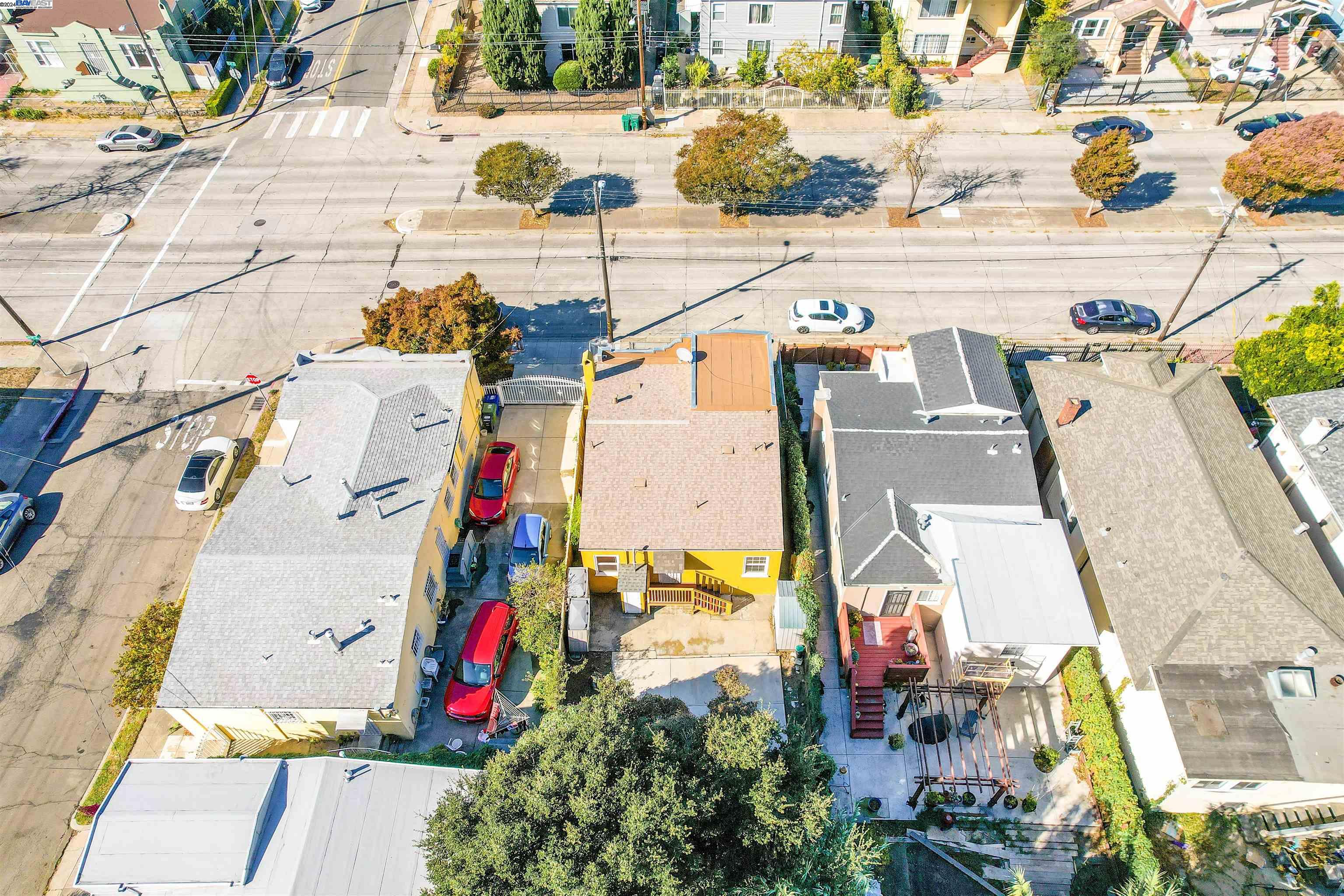 2006 14Th Ave, Oakland, California 94606, 3 Bedrooms Bedrooms, 5 Rooms Rooms,2 BathroomsBathrooms,Residential,For Sale,2006 14Th Ave,41078929