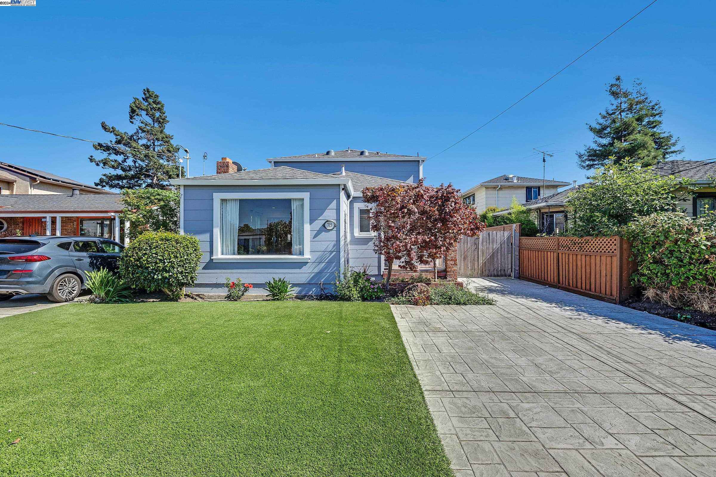 Detail Gallery Image 1 of 1 For 715 Dolores Ave, San Leandro,  CA 94577 - 4 Beds | 3/1 Baths