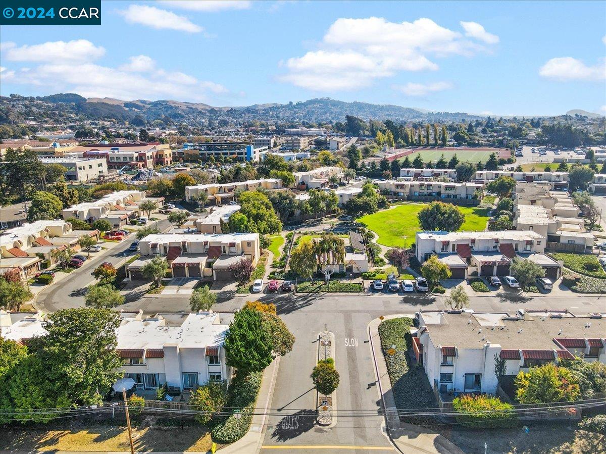 Detail Gallery Image 34 of 44 For 45 Villa Dr, San Pablo,  CA 94806 - 3 Beds | 1/1 Baths