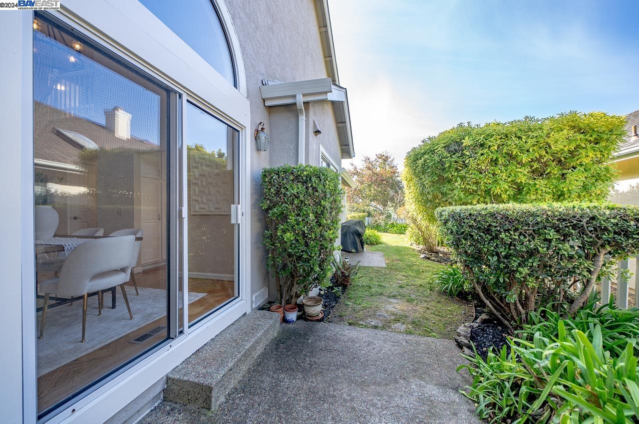 Detail Gallery Image 28 of 41 For 380 Greenbrier Rd, Half Moon Bay,  CA 94019 - 3 Beds | 2/1 Baths