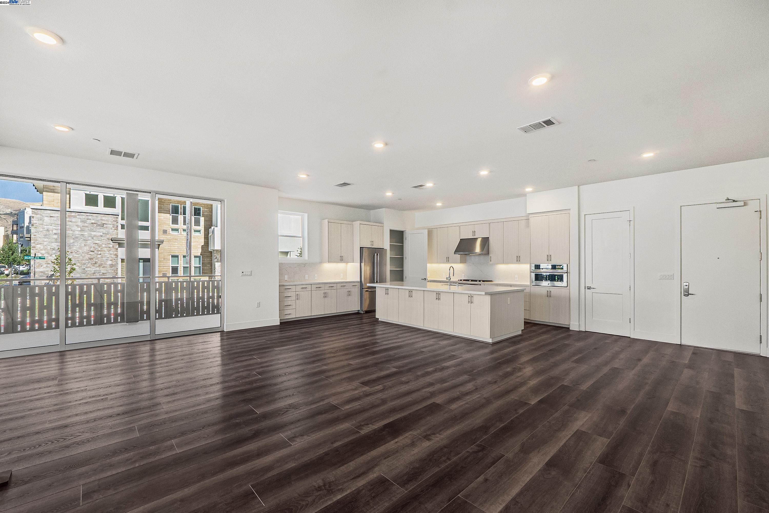 Detail Gallery Image 1 of 1 For 2250 Kilowatt Way #216,  Fremont,  CA 94539 - 3 Beds | 3 Baths