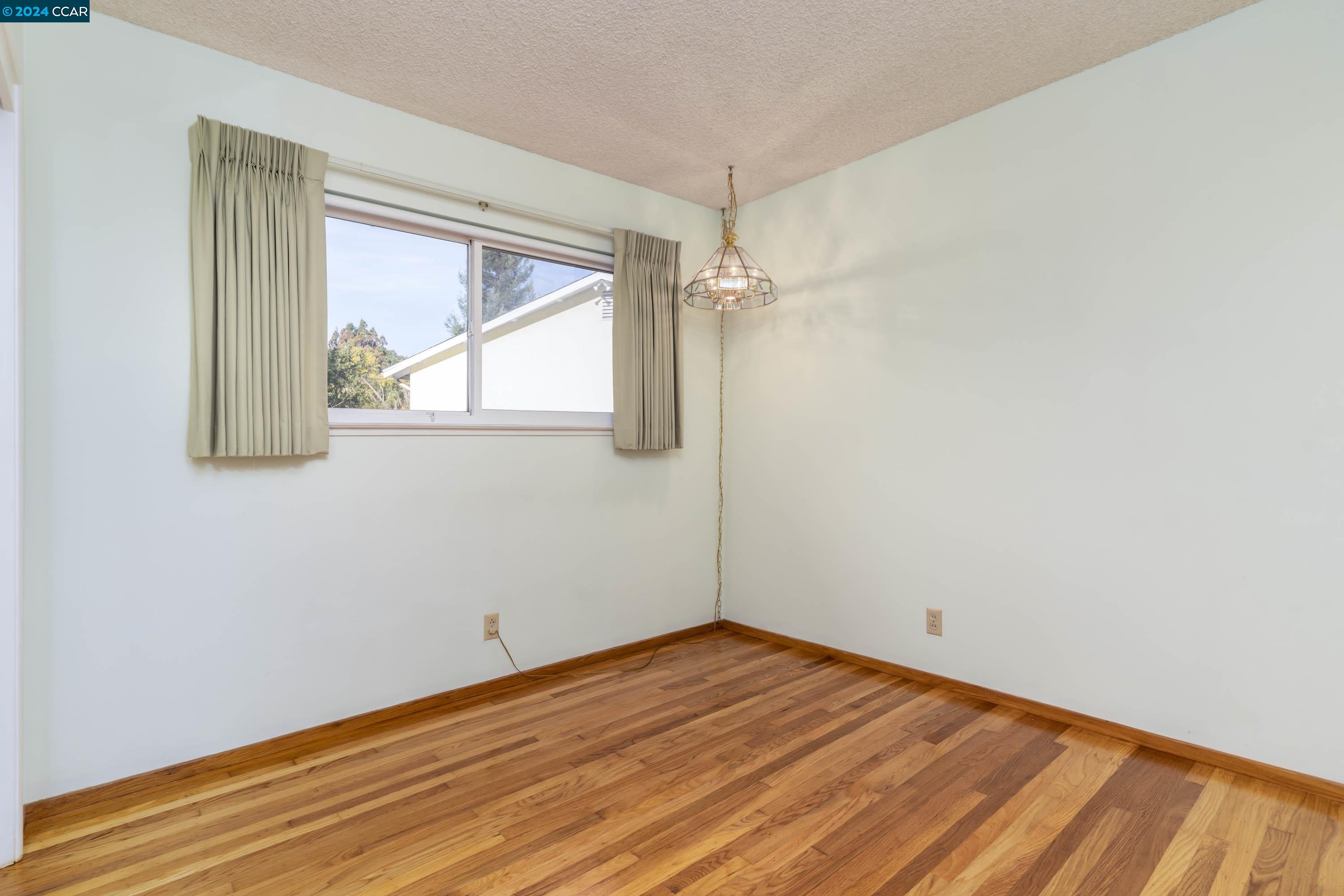 Detail Gallery Image 23 of 45 For 2315 Hoytt Ct, Pinole,  CA 94564 - 3 Beds | 2 Baths