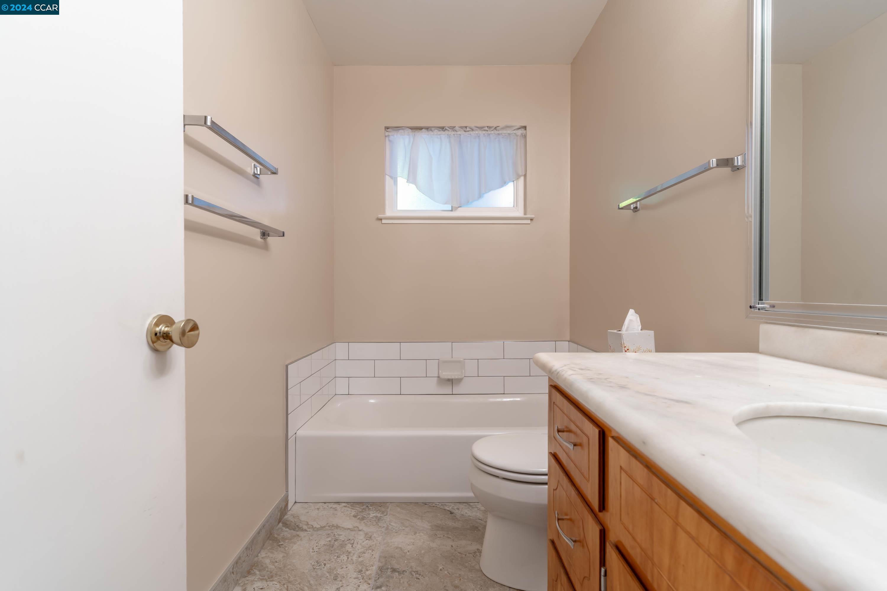 Detail Gallery Image 27 of 45 For 2315 Hoytt Ct, Pinole,  CA 94564 - 3 Beds | 2 Baths