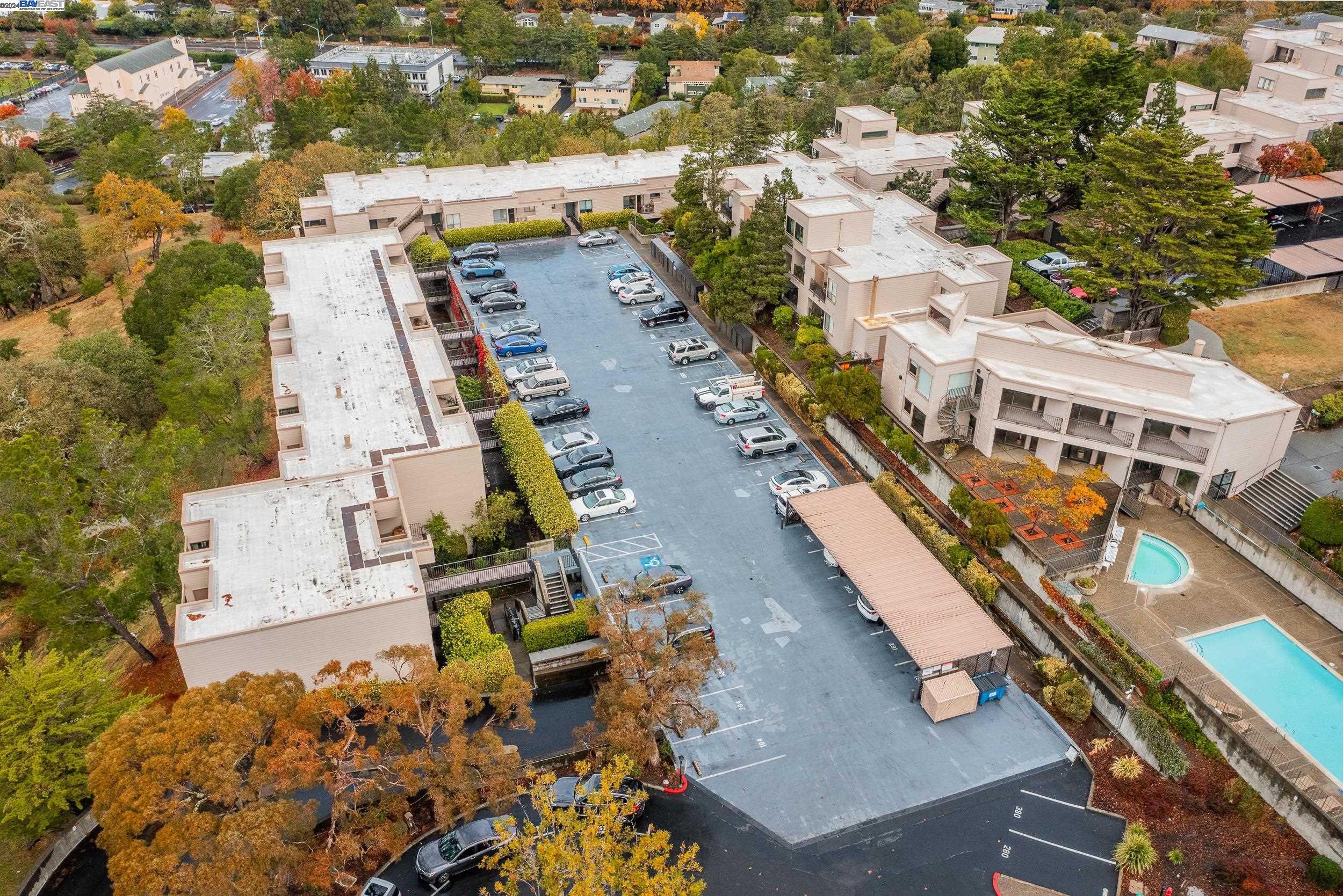 Detail Gallery Image 22 of 23 For 641 via Casitas, Kentfield,  CA 94904 - 2 Beds | 2 Baths