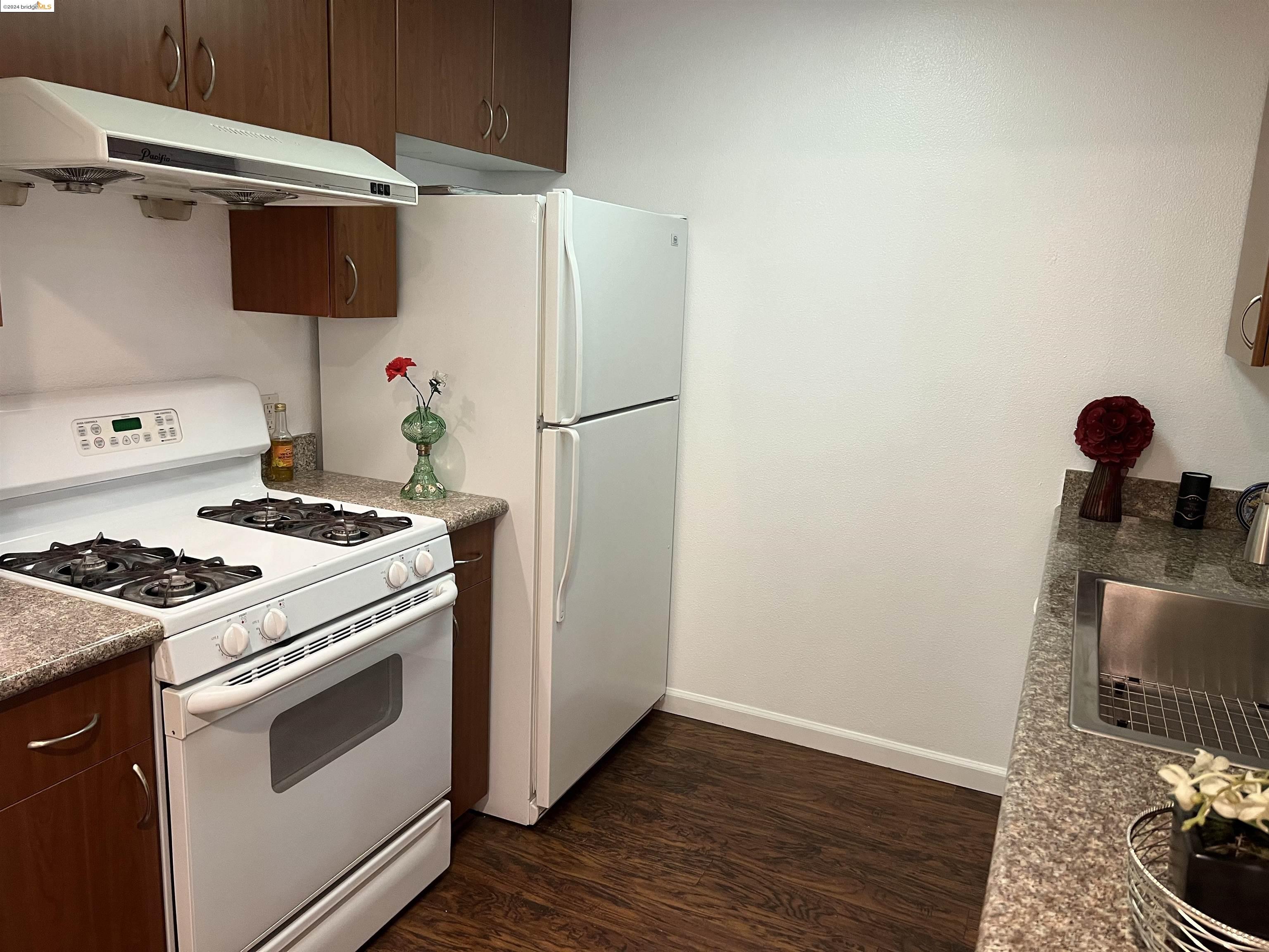 Photo #9: 41079023 Listing: Photo #9