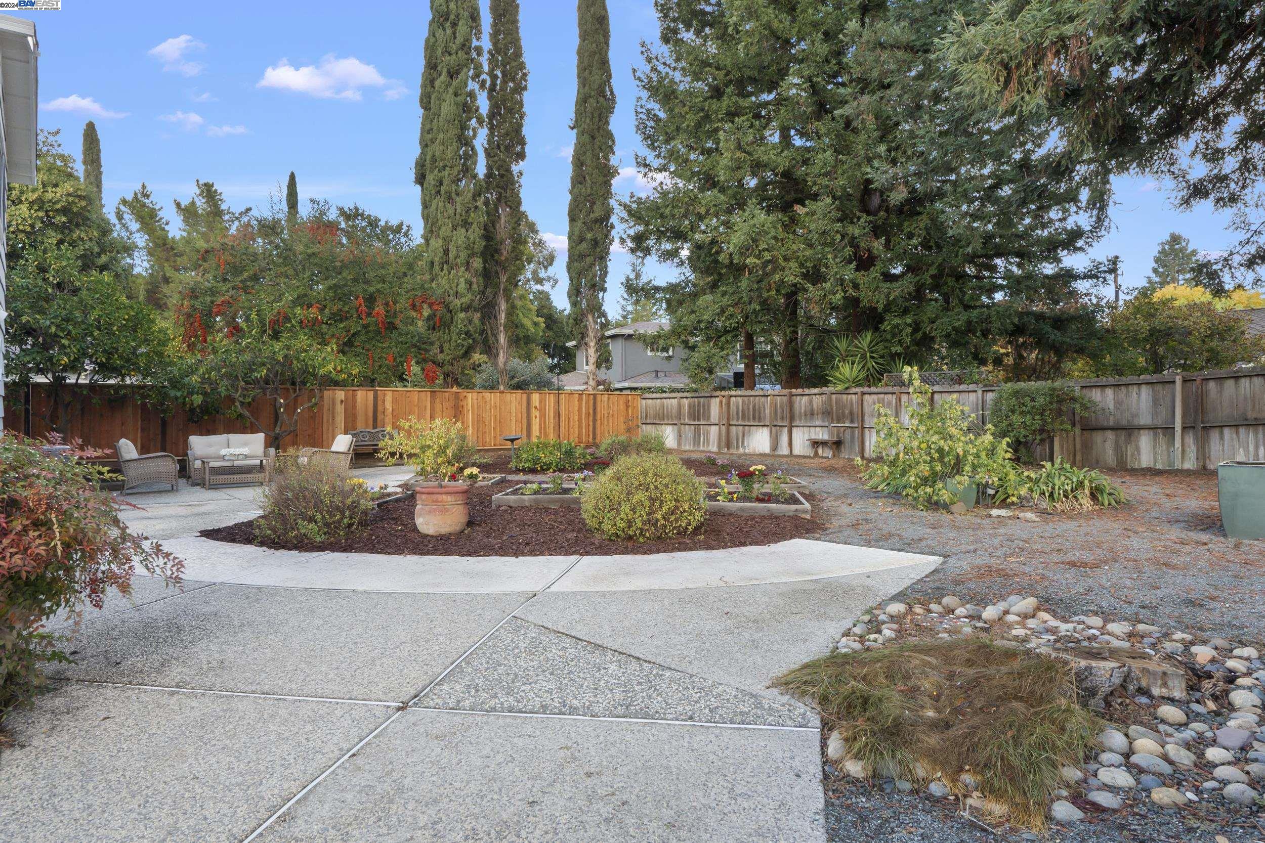 Detail Gallery Image 31 of 41 For 1625 Austin Ave, Los Altos,  CA 94024 - 4 Beds | 2/1 Baths