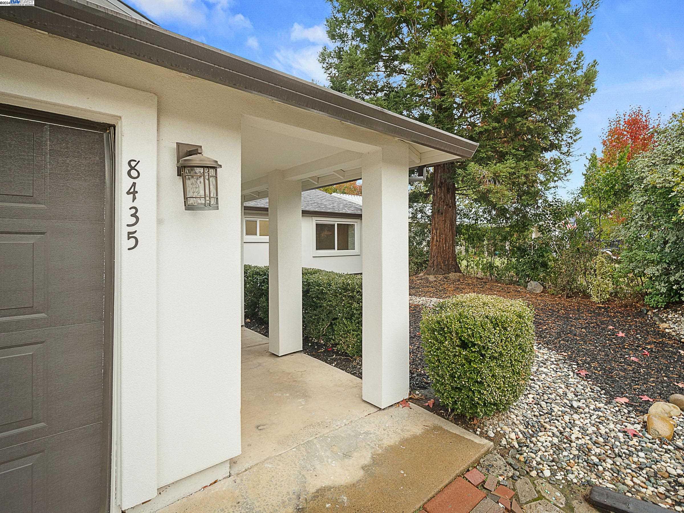 Detail Gallery Image 6 of 30 For 8435 Ahrentzen Ct, Citrus Heights,  CA 95610 - 3 Beds | 2 Baths