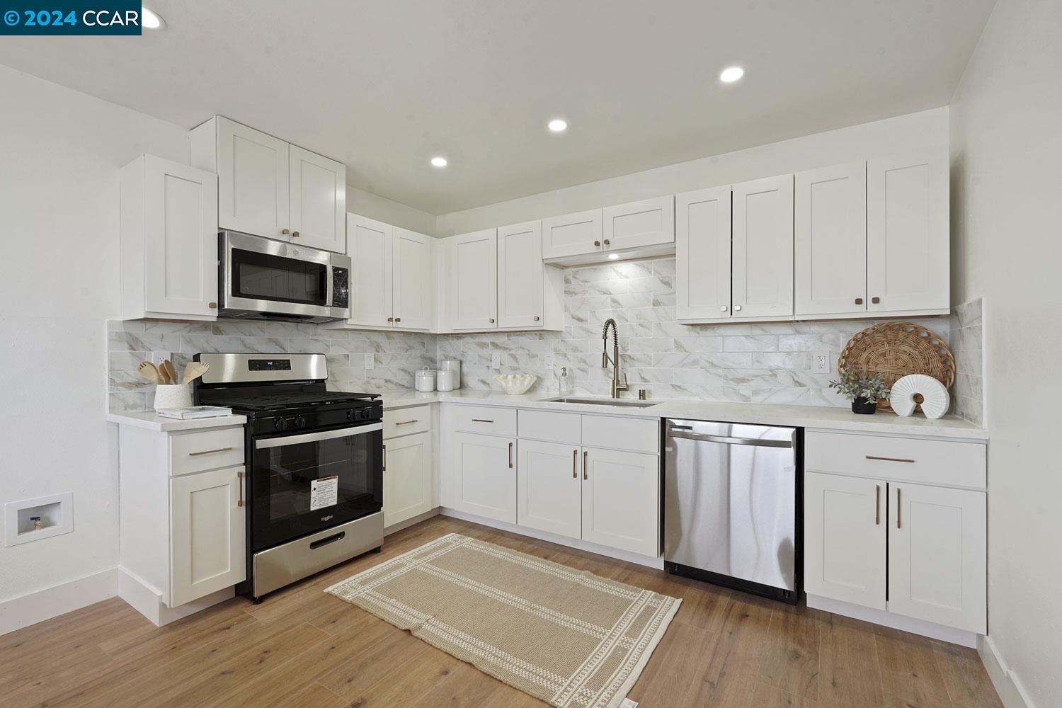 Detail Gallery Image 15 of 40 For 1952 Napa St, Seaside,  CA 93955 - 3 Beds | 2 Baths