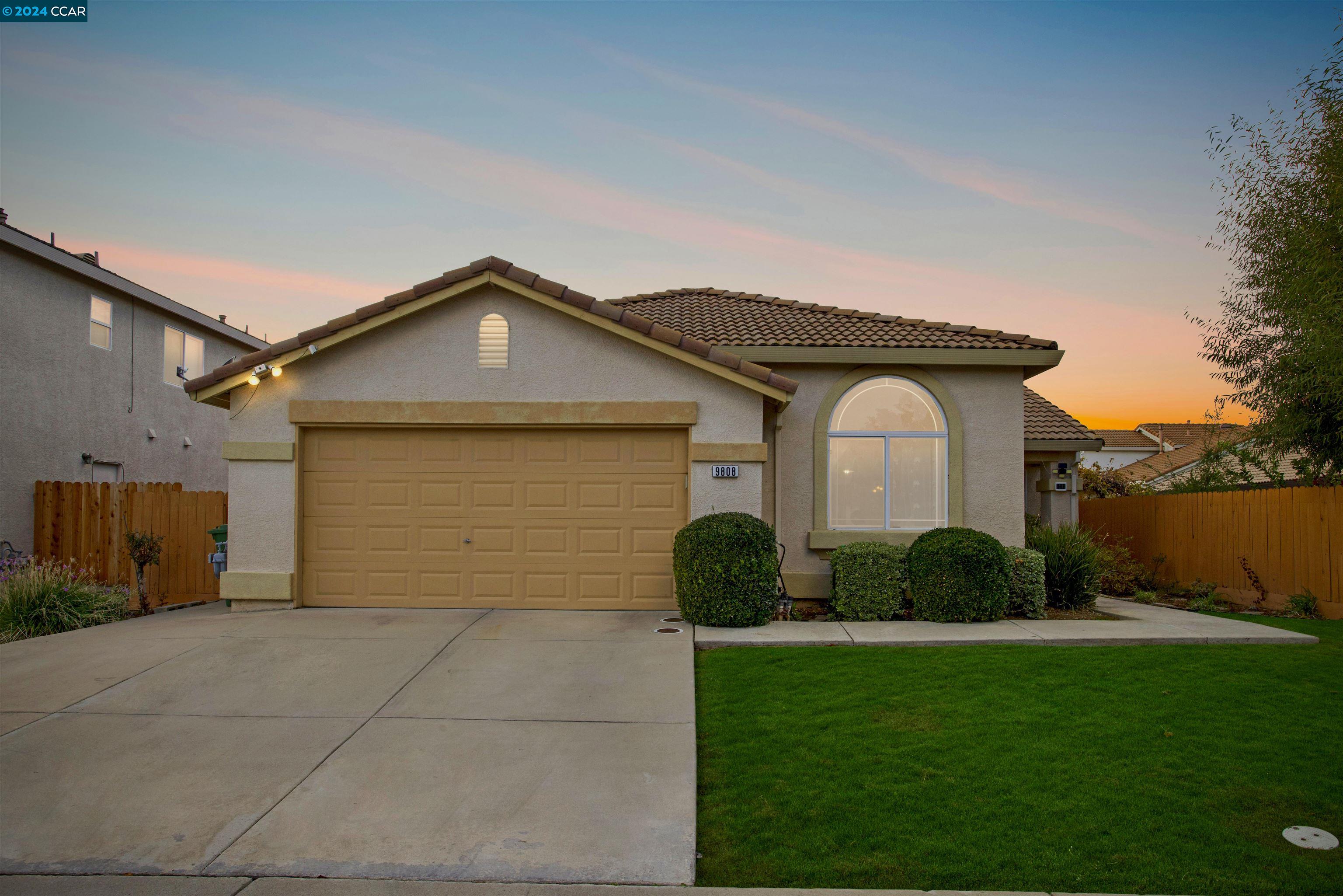 Detail Gallery Image 2 of 29 For 9808 Baranello, Elk Grove,  CA 95757-3082 - 4 Beds | 2 Baths