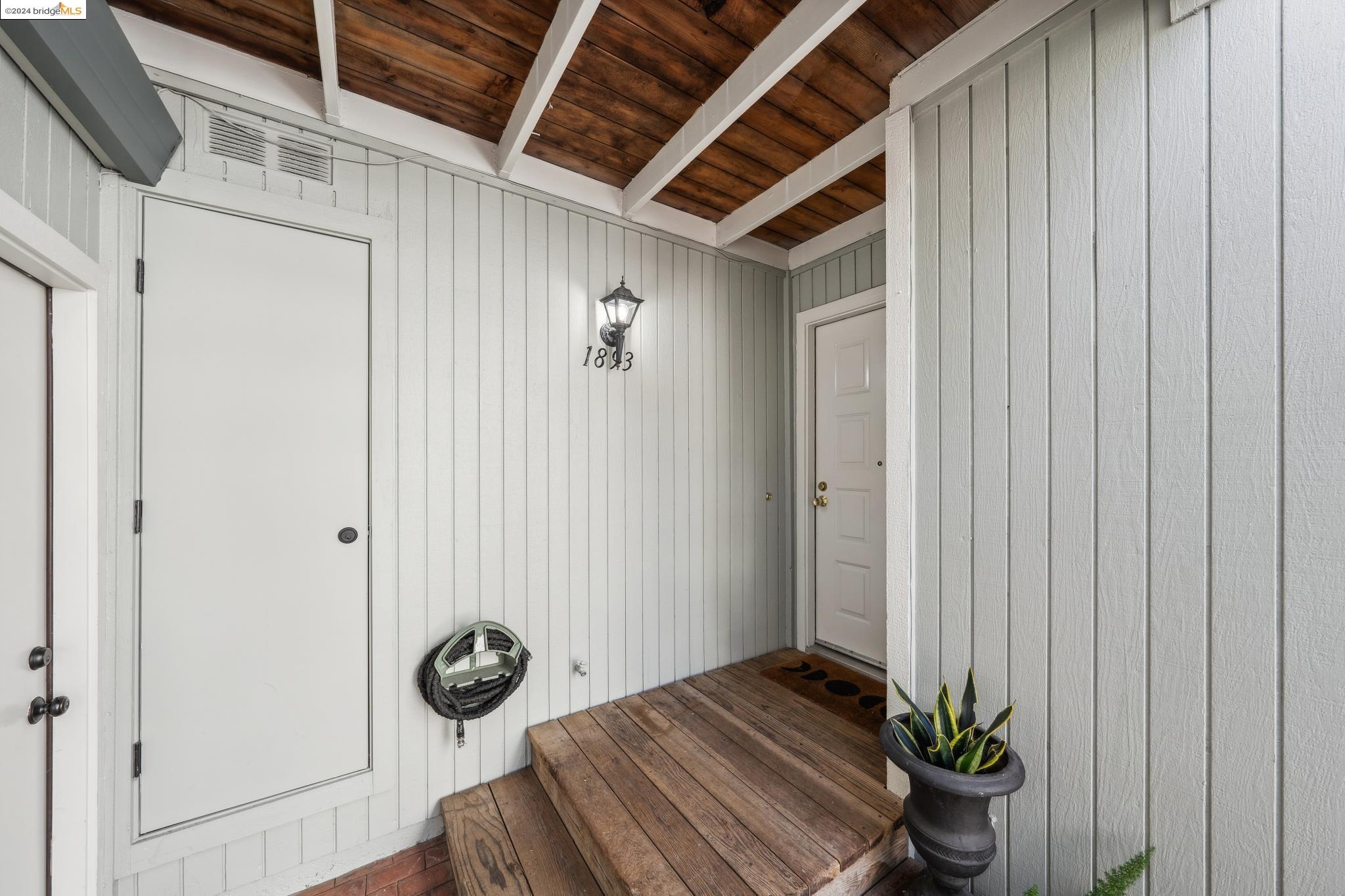 Detail Gallery Image 4 of 33 For 1893 Shirley Drive, Benicia,  CA 94510 - 3 Beds | 2 Baths